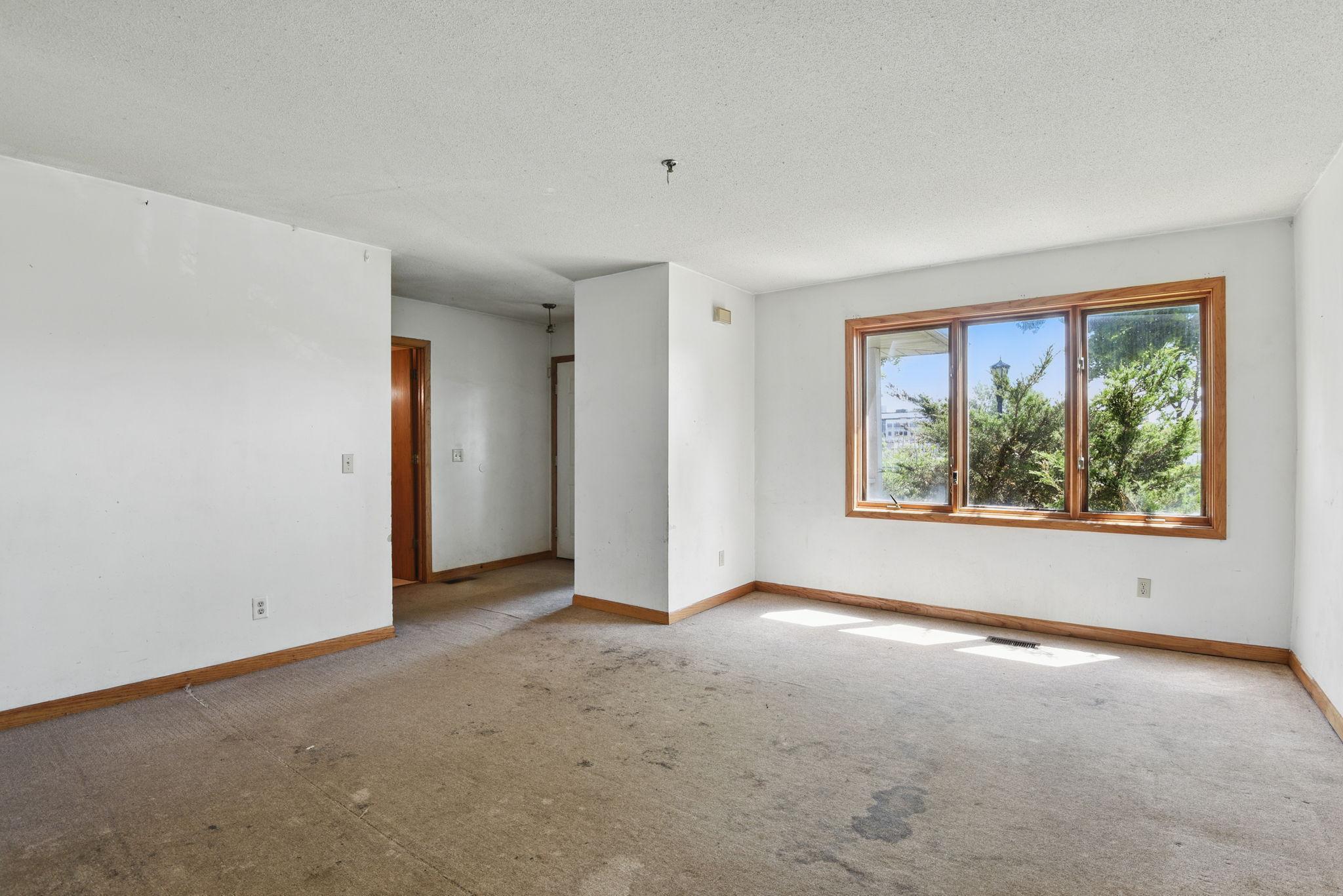 property viewer photo 4