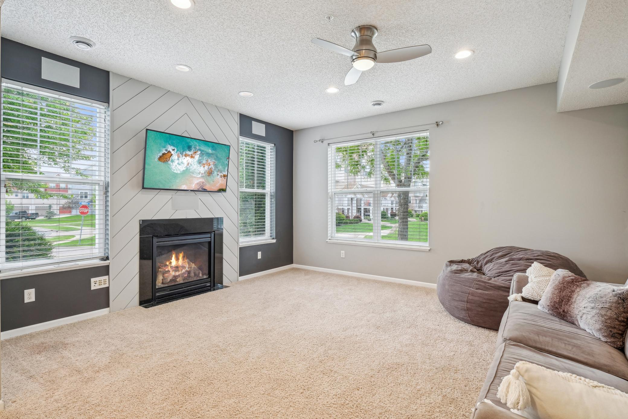 property viewer photo 7