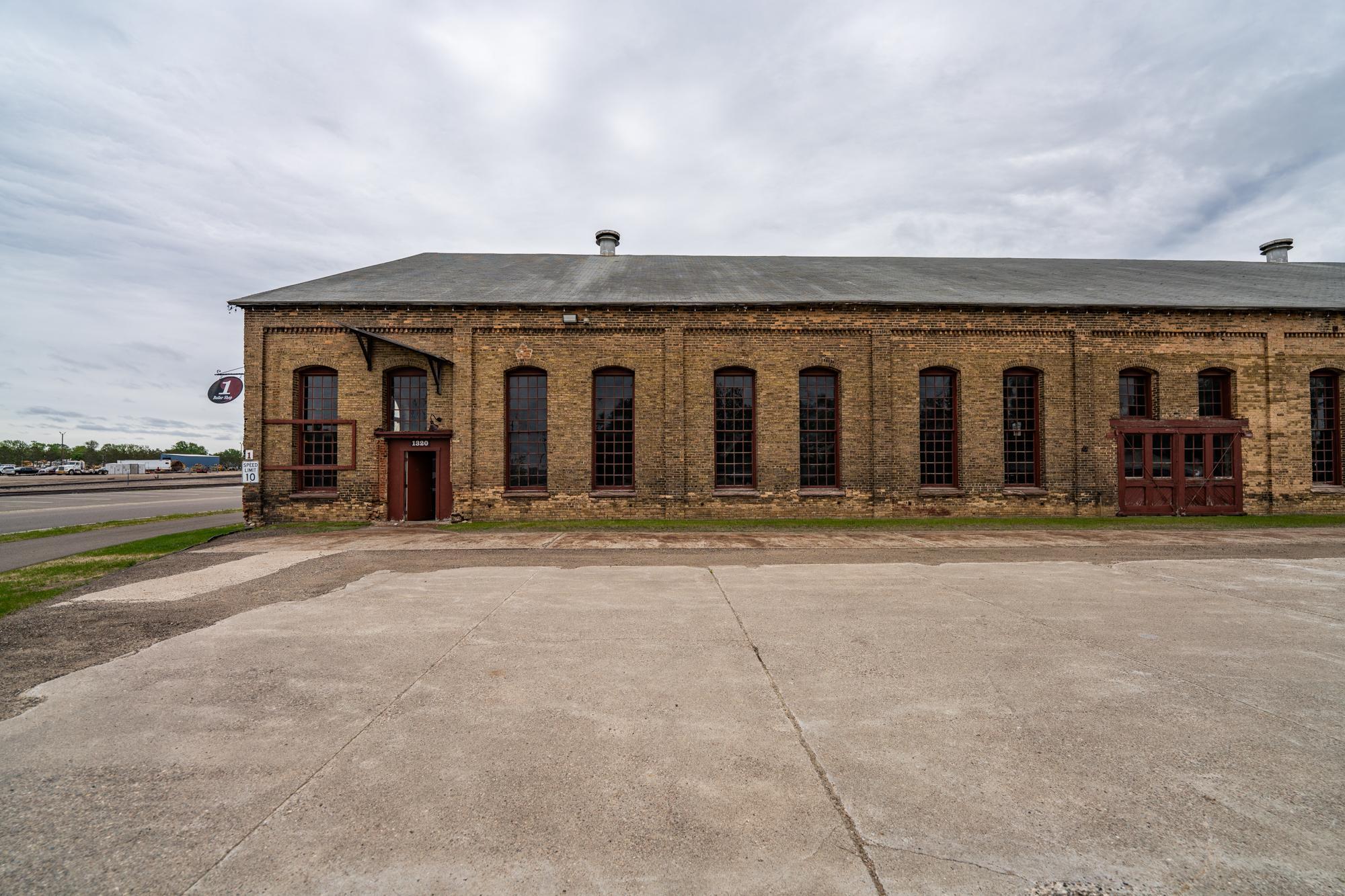 main property photo 9