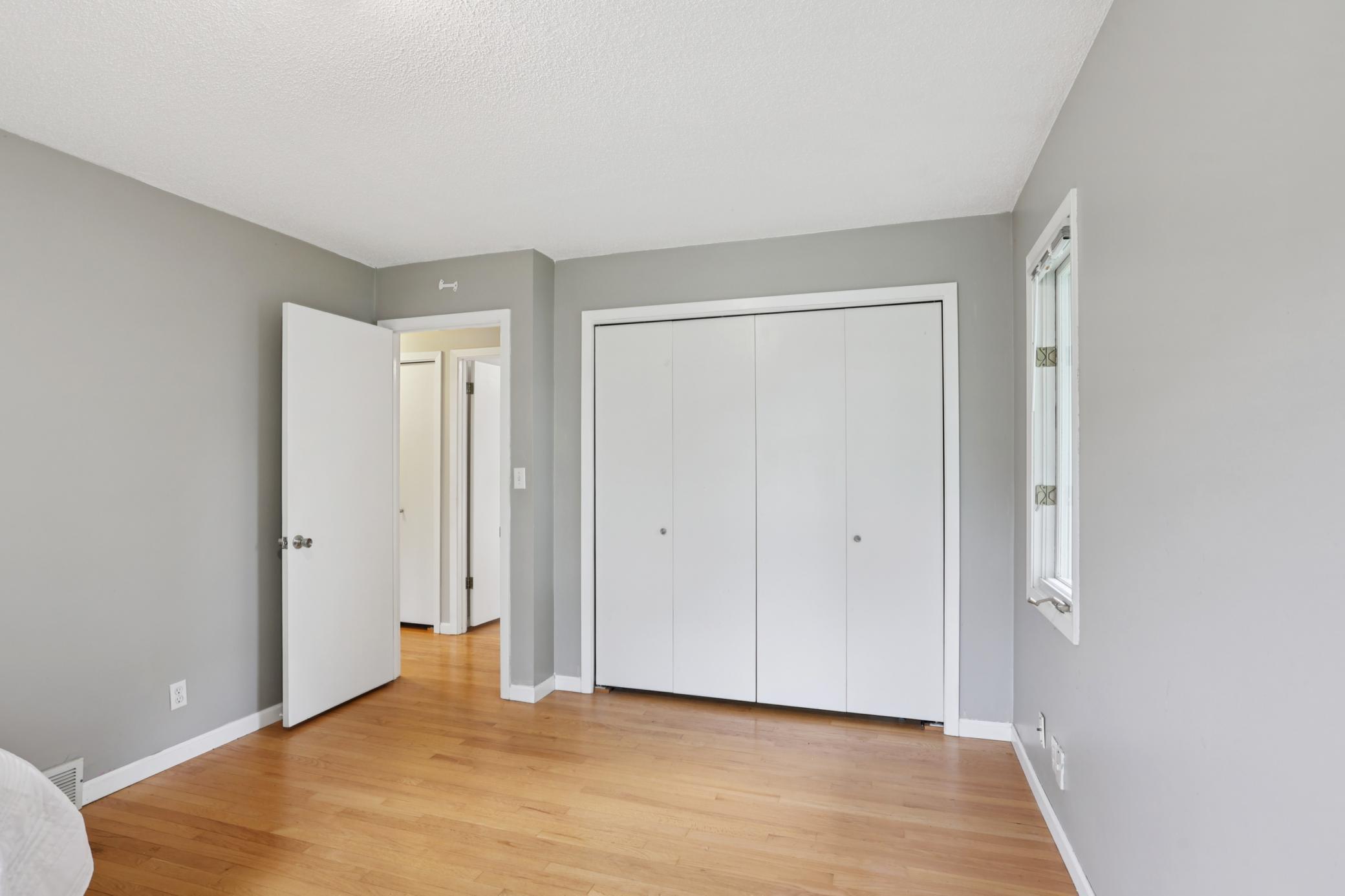 property viewer photo 15