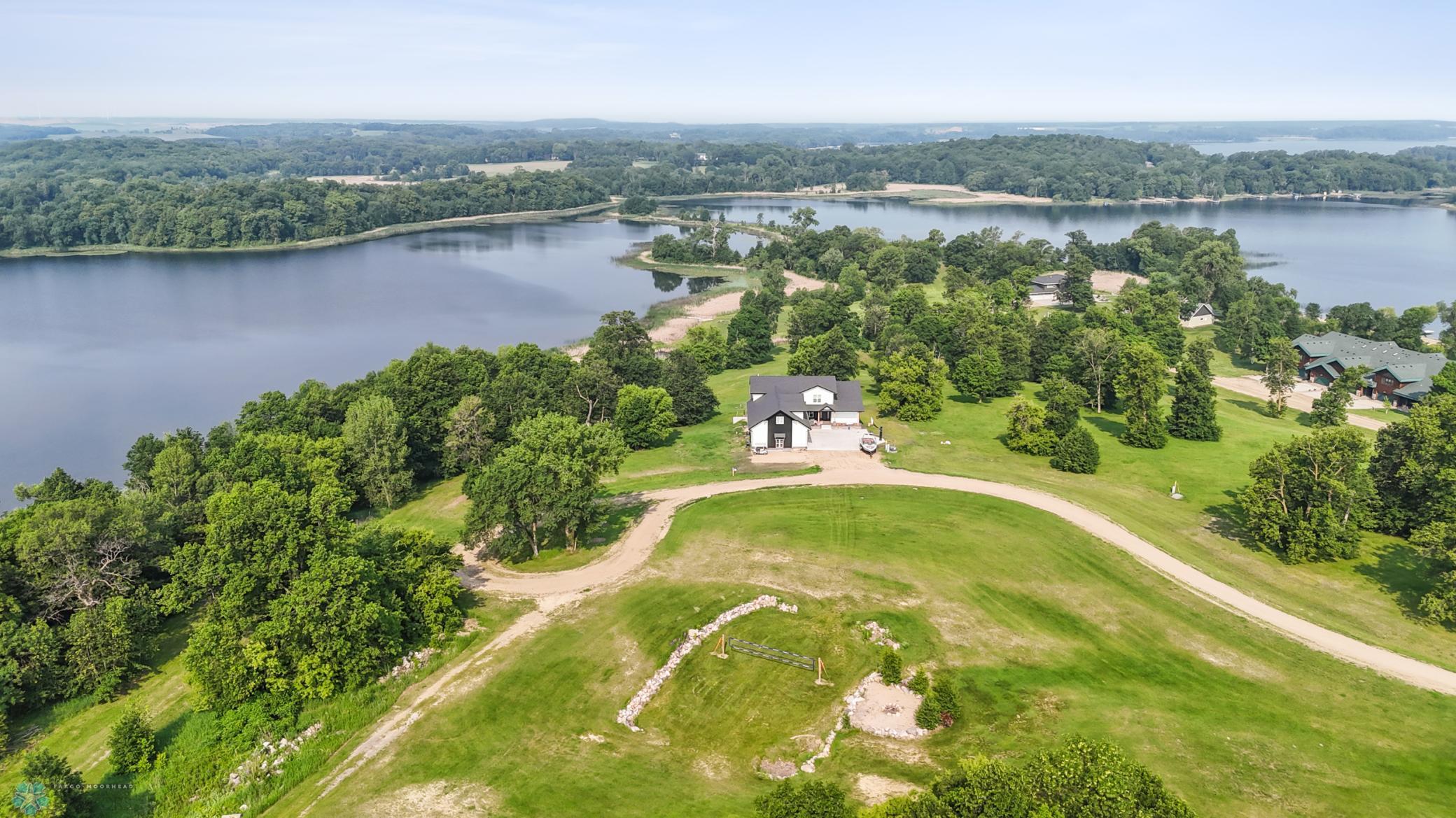 main property photo 28