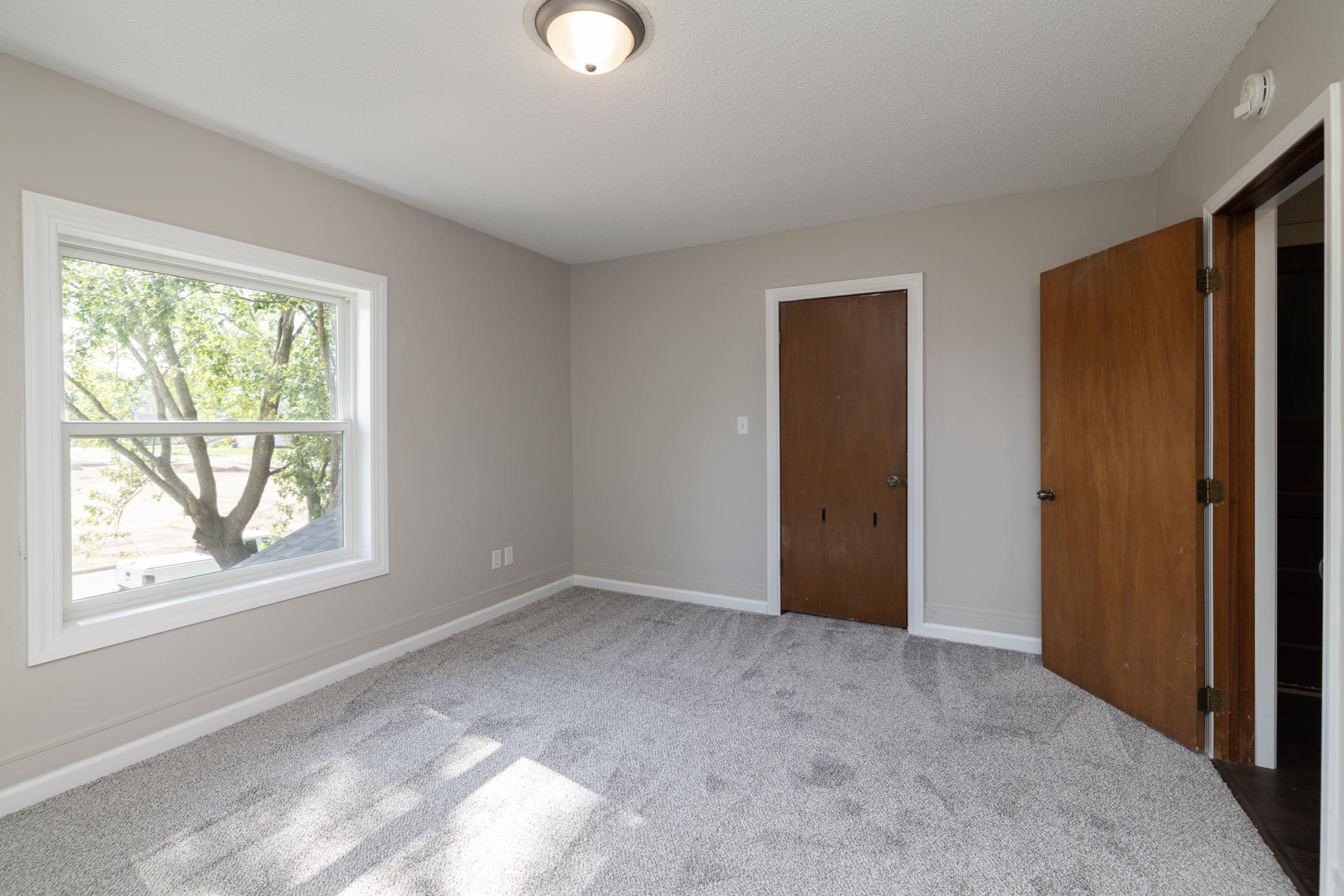 property viewer photo 25