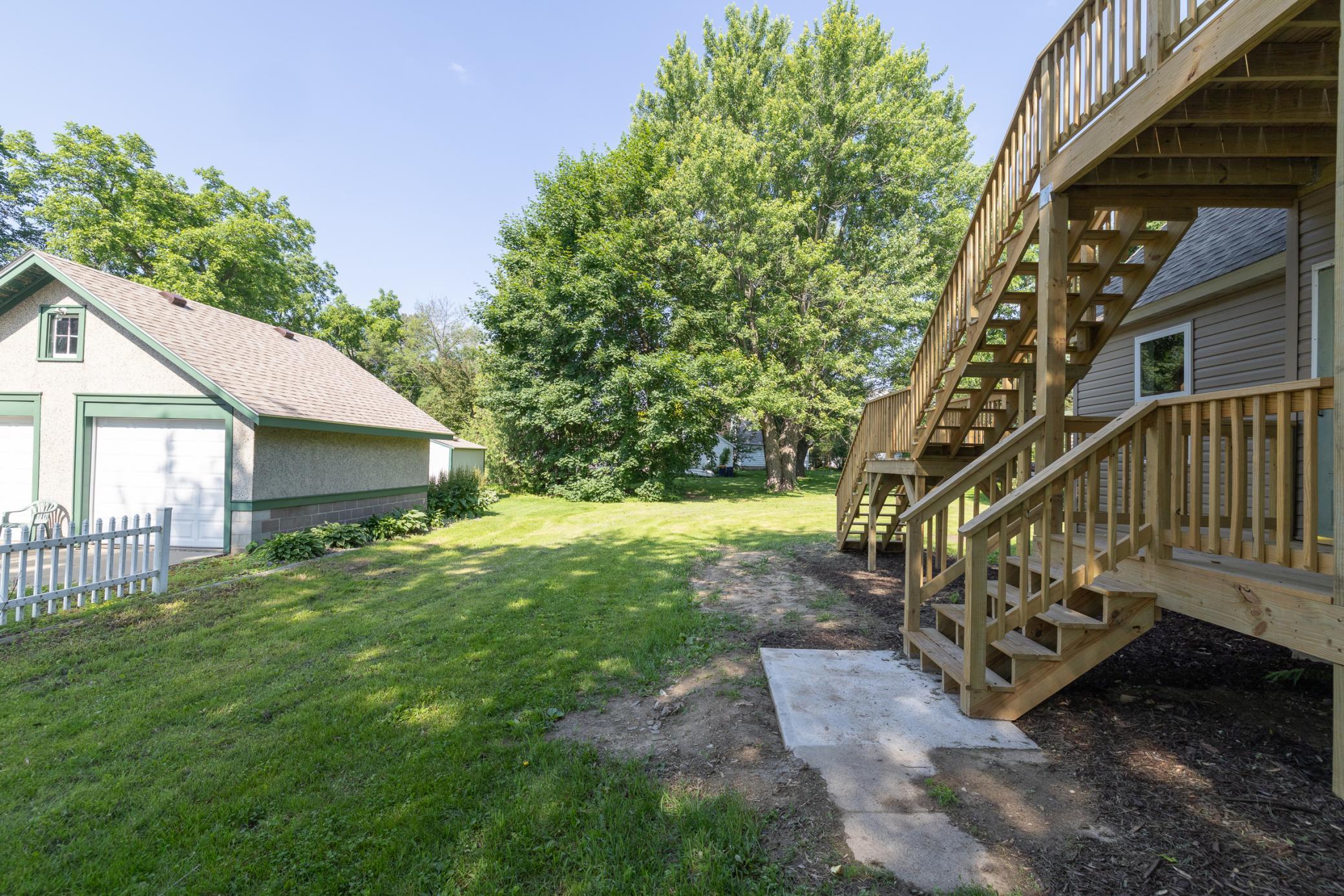 property viewer photo 30