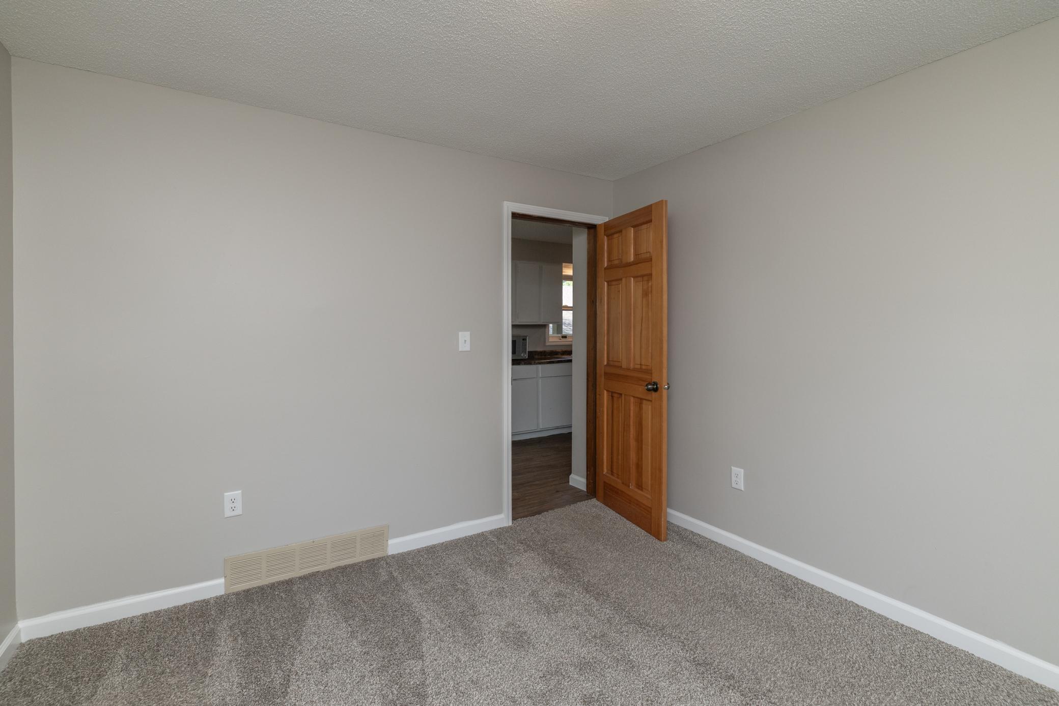 property viewer photo 9