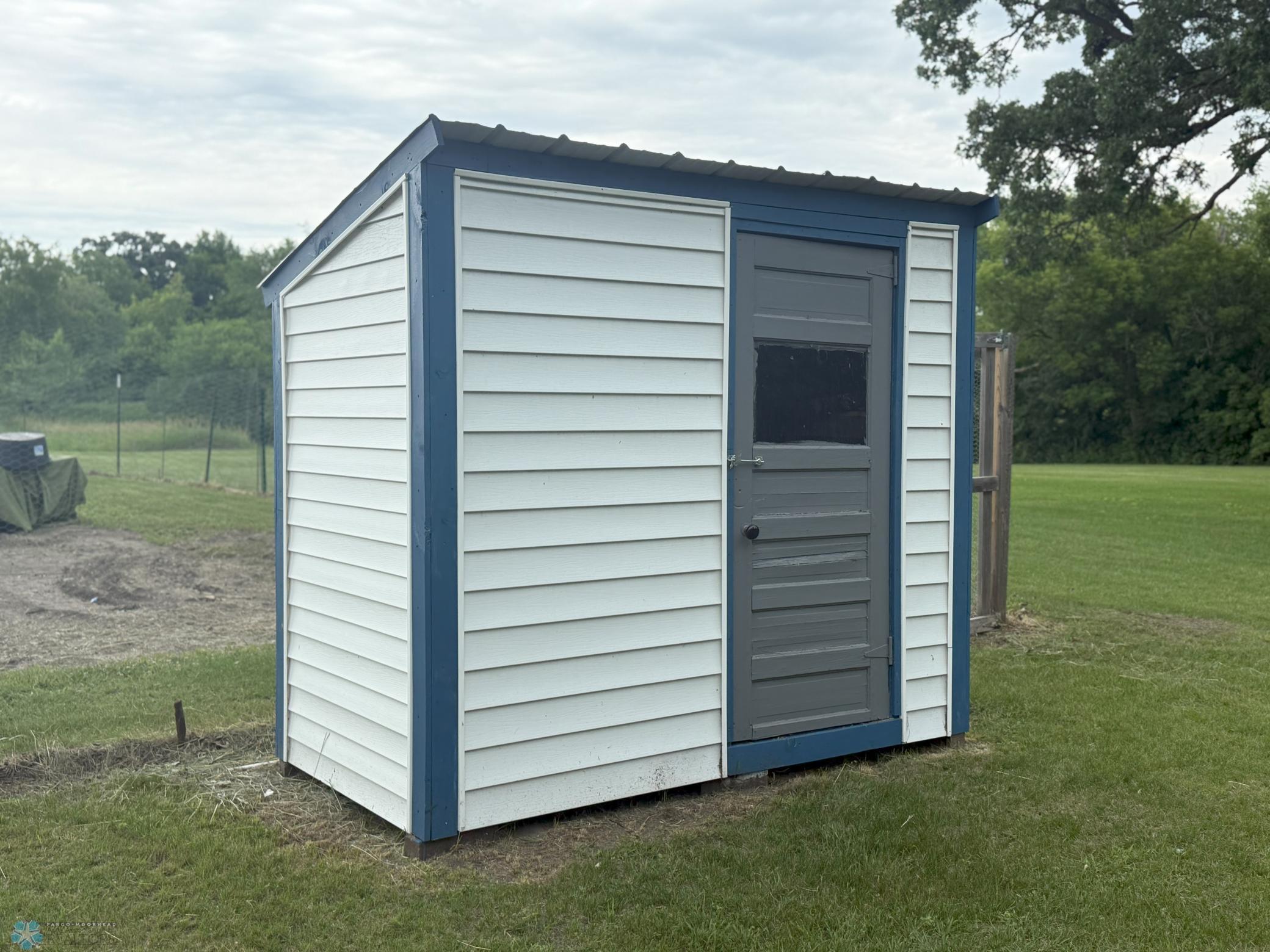 main property photo 34