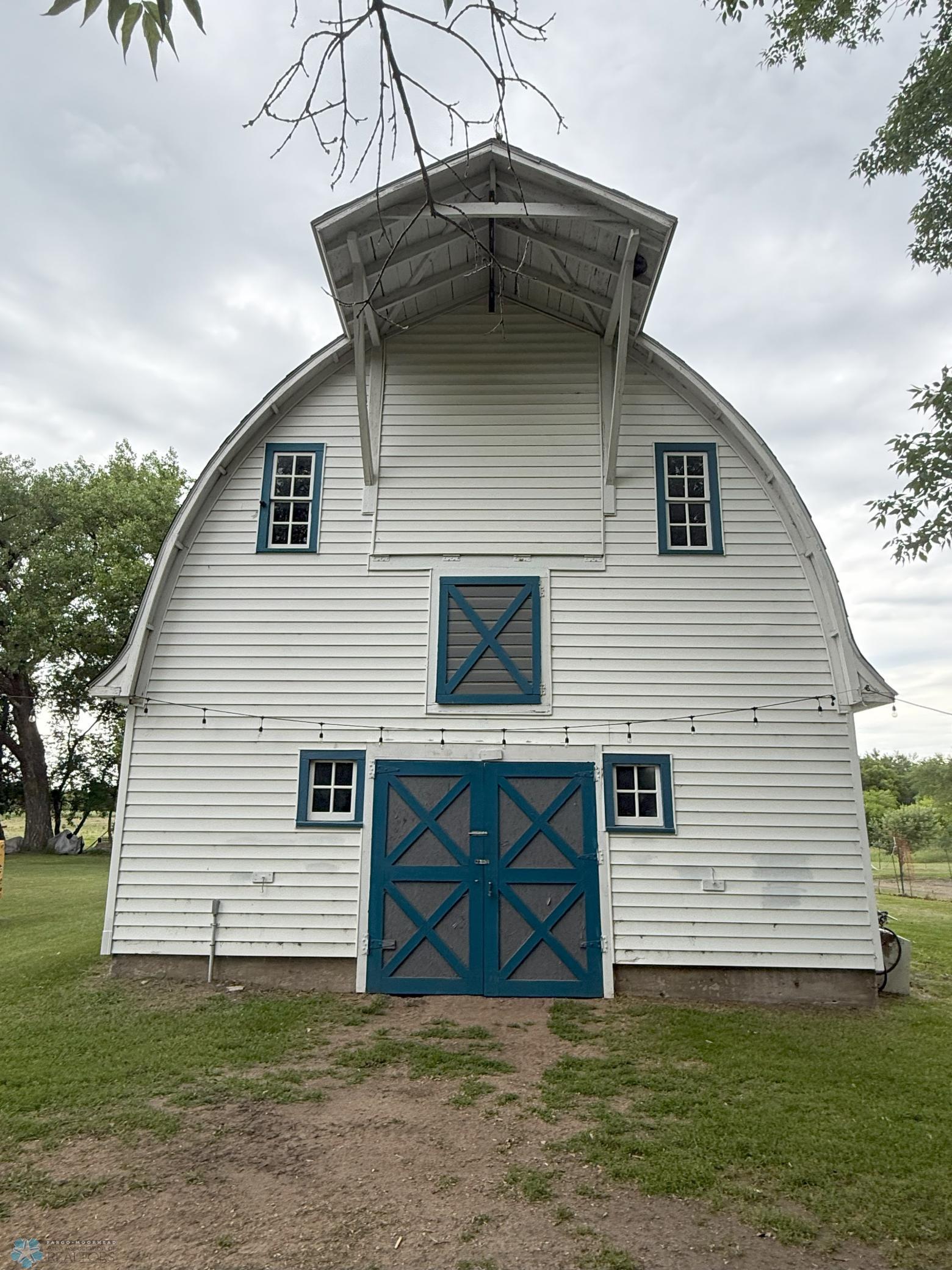 main property photo 41