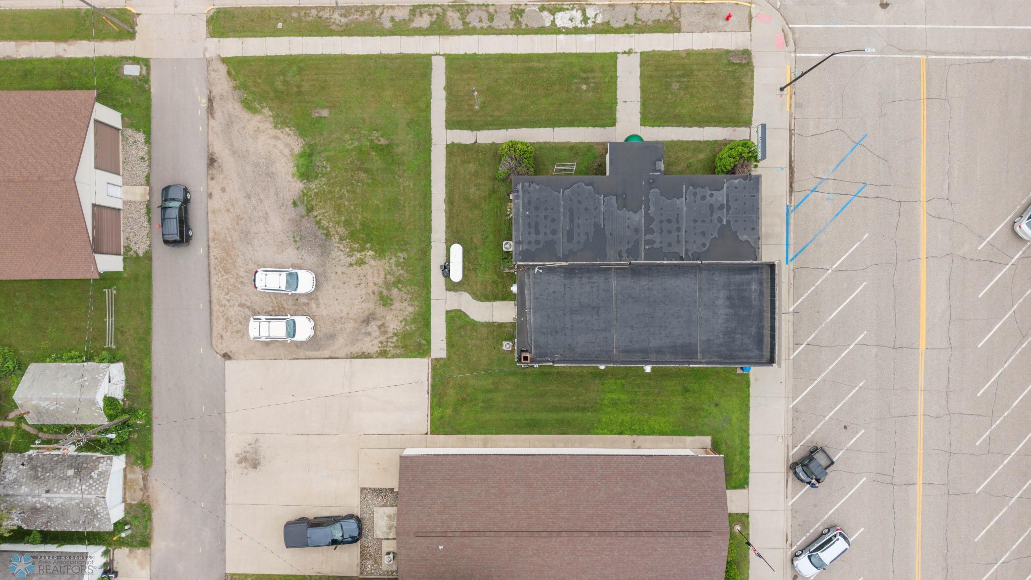 main property photo 17