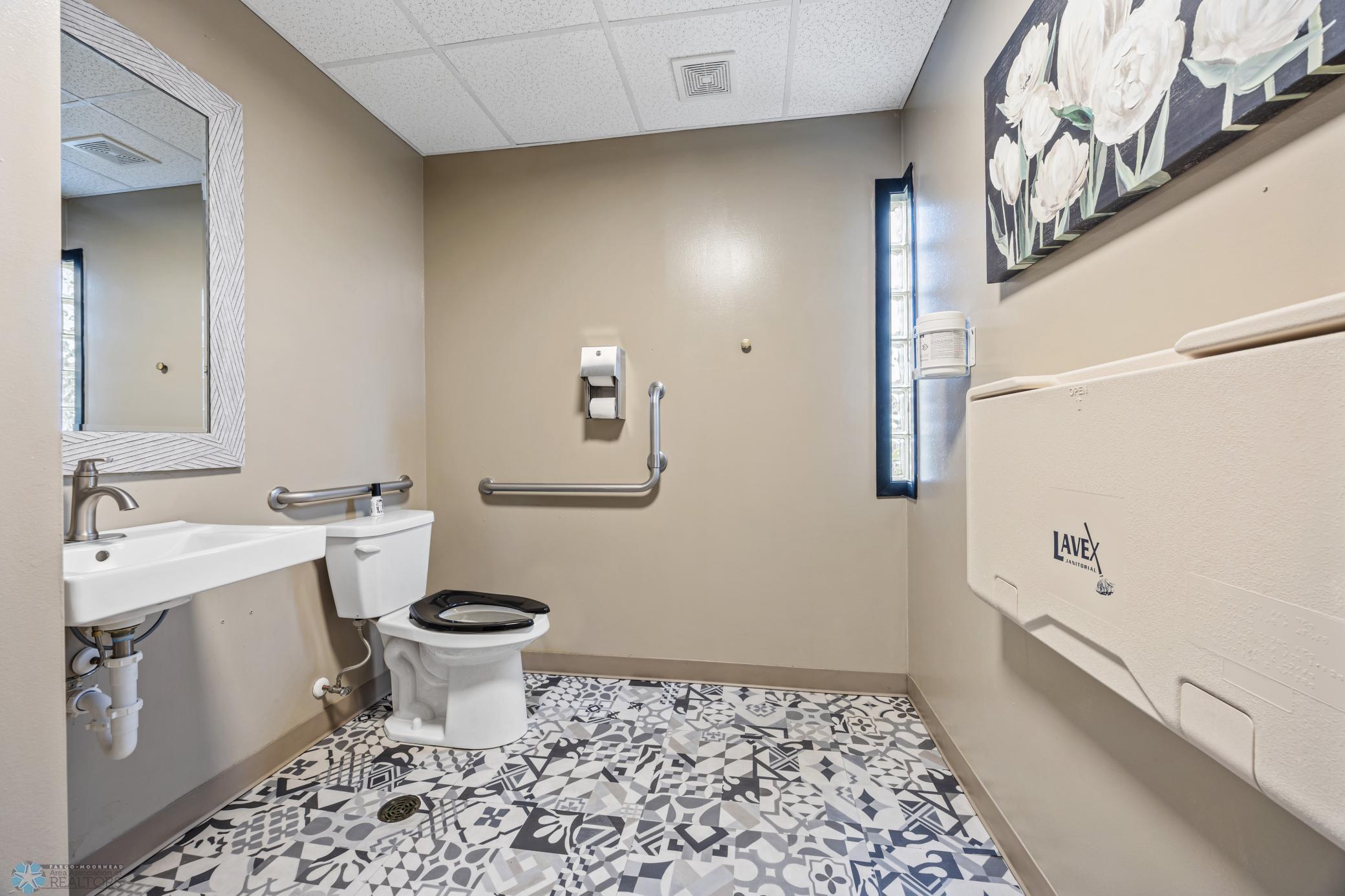 main property photo 5