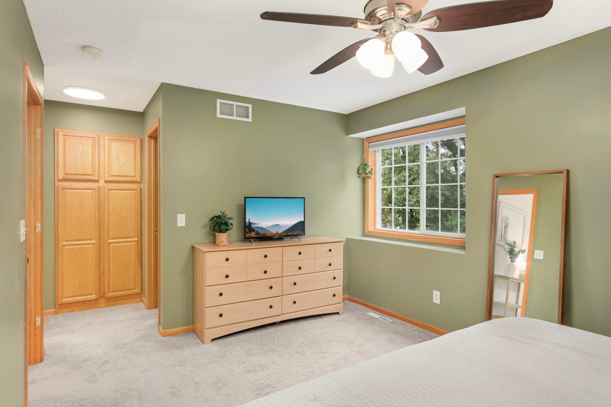 property viewer photo 18