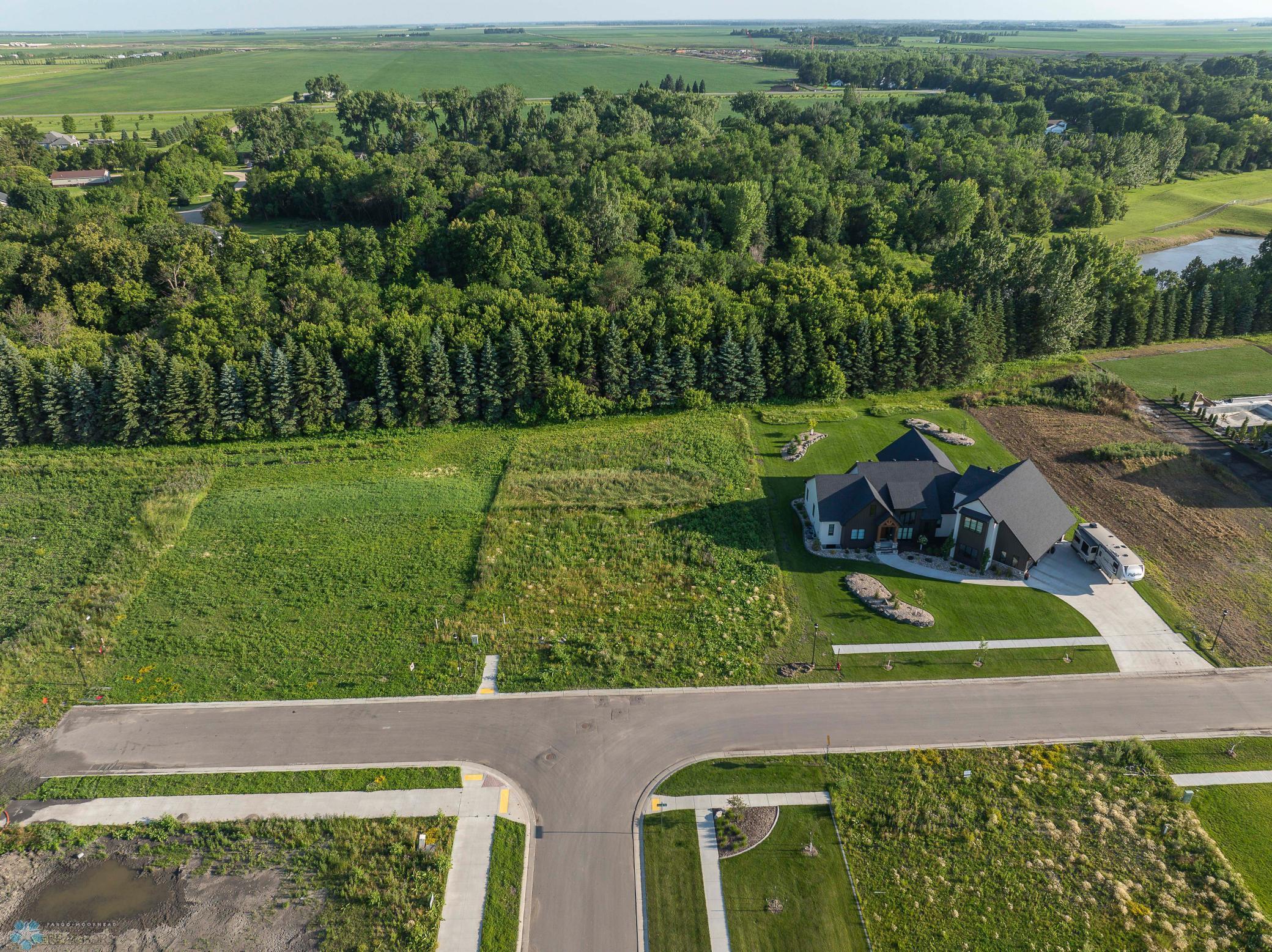 main property photo 11