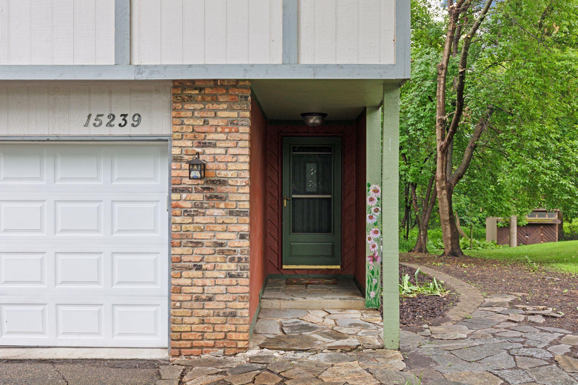 property viewer photo 2