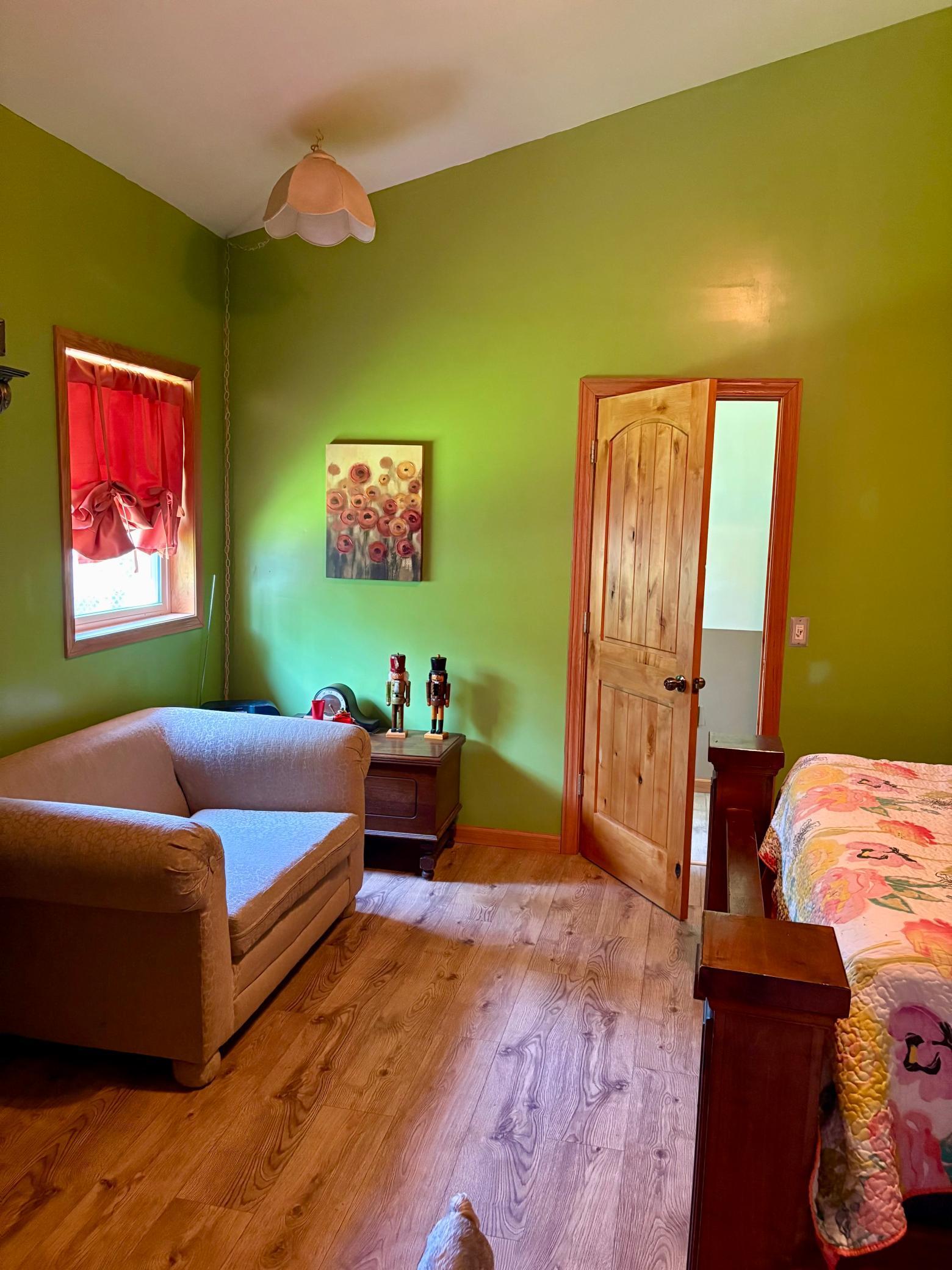 main property photo 7