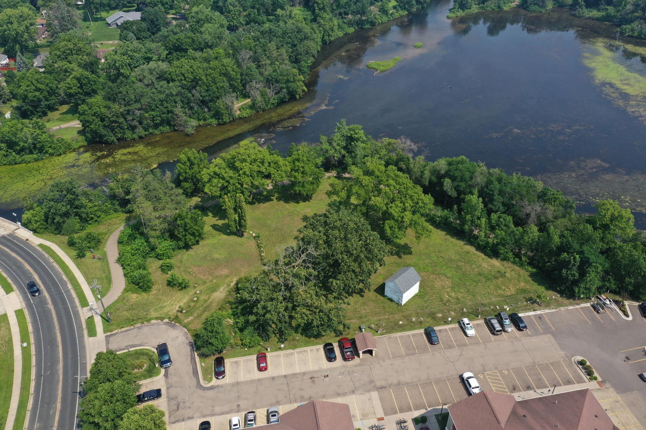 main property photo 9