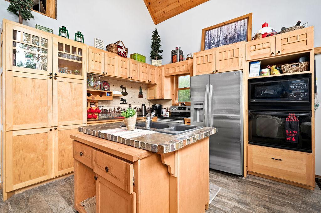 main property photo 9