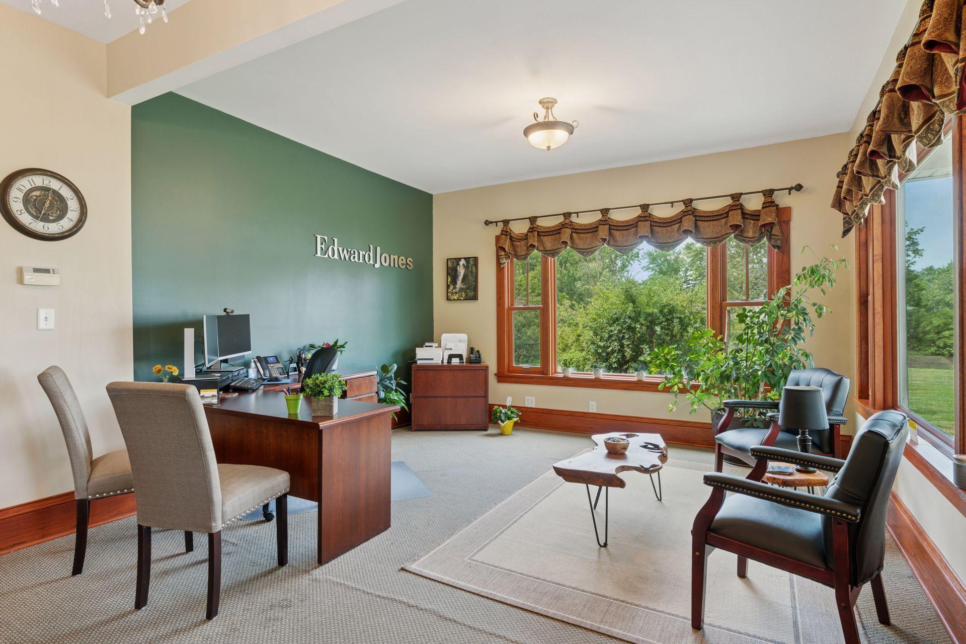 main property photo 11