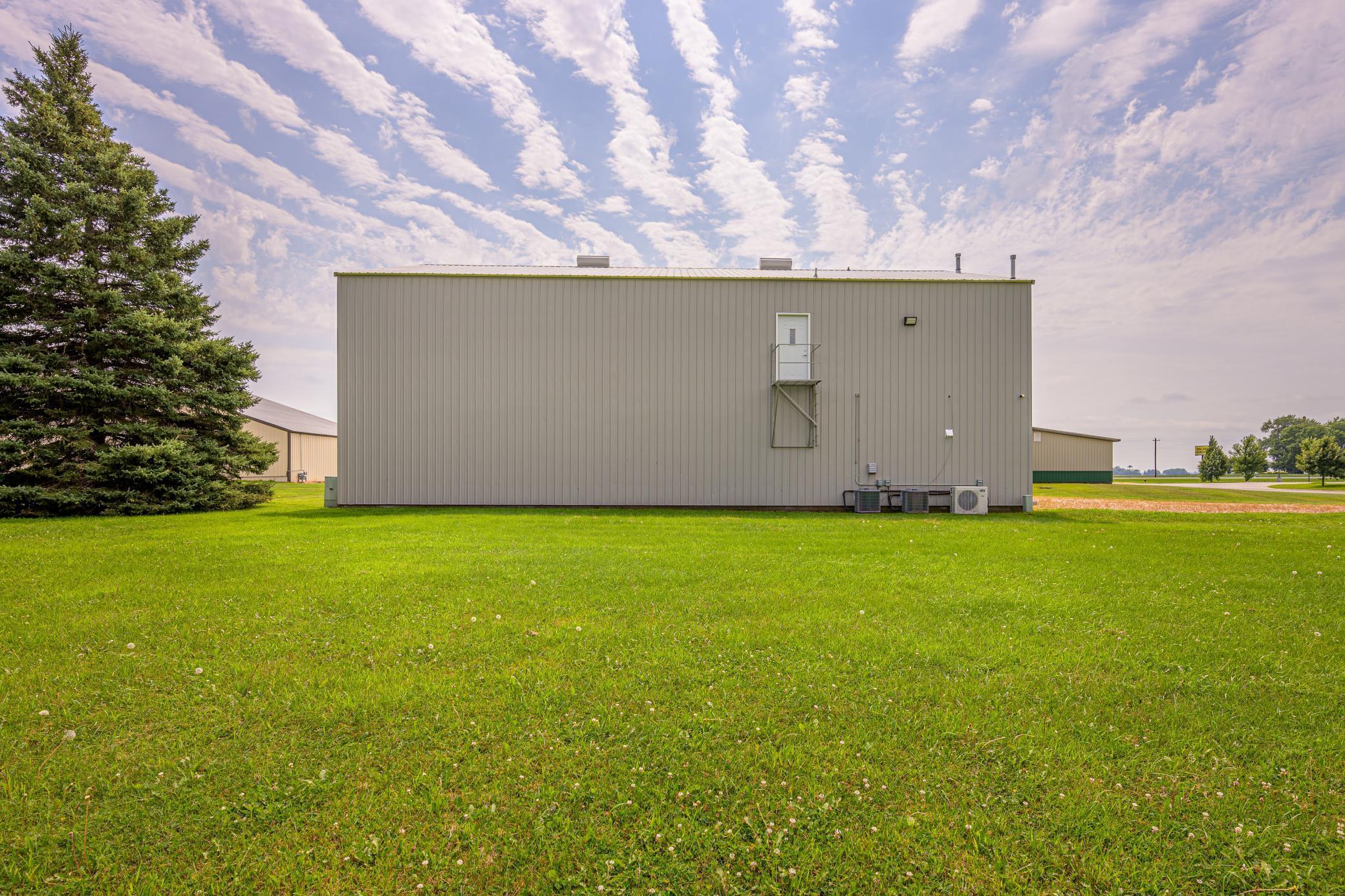 main property photo 16