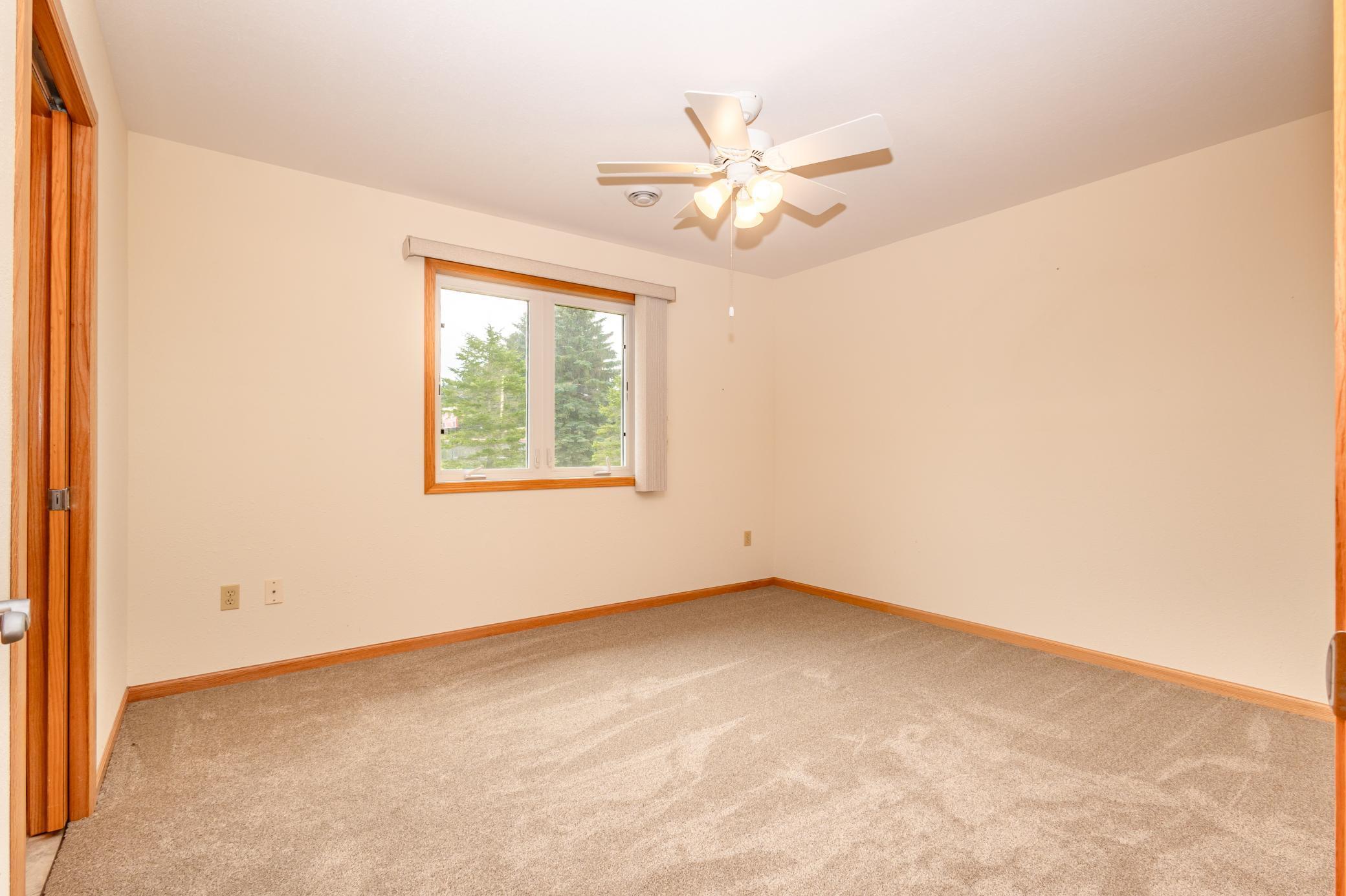 property viewer photo 12
