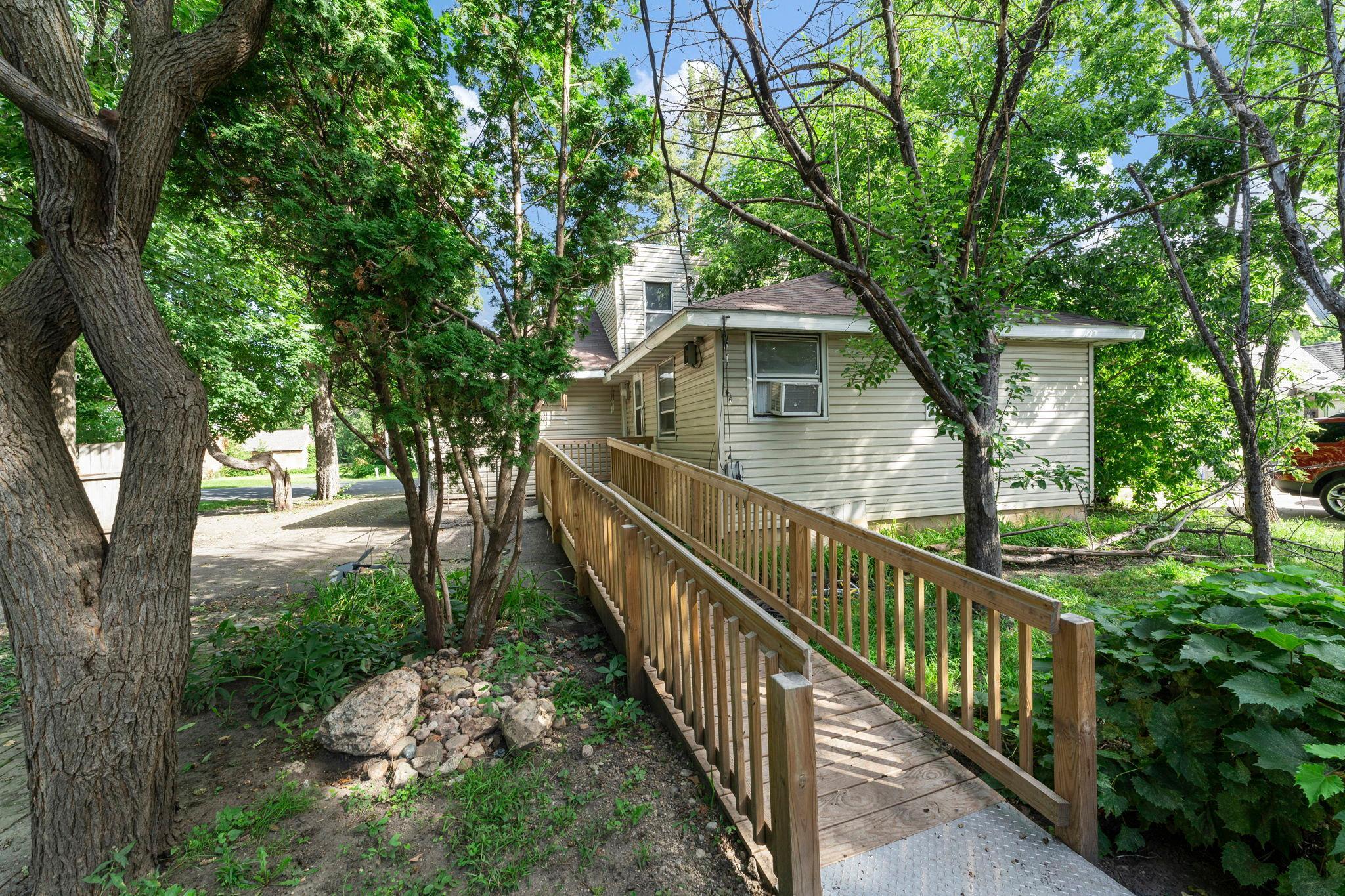 main property photo 28