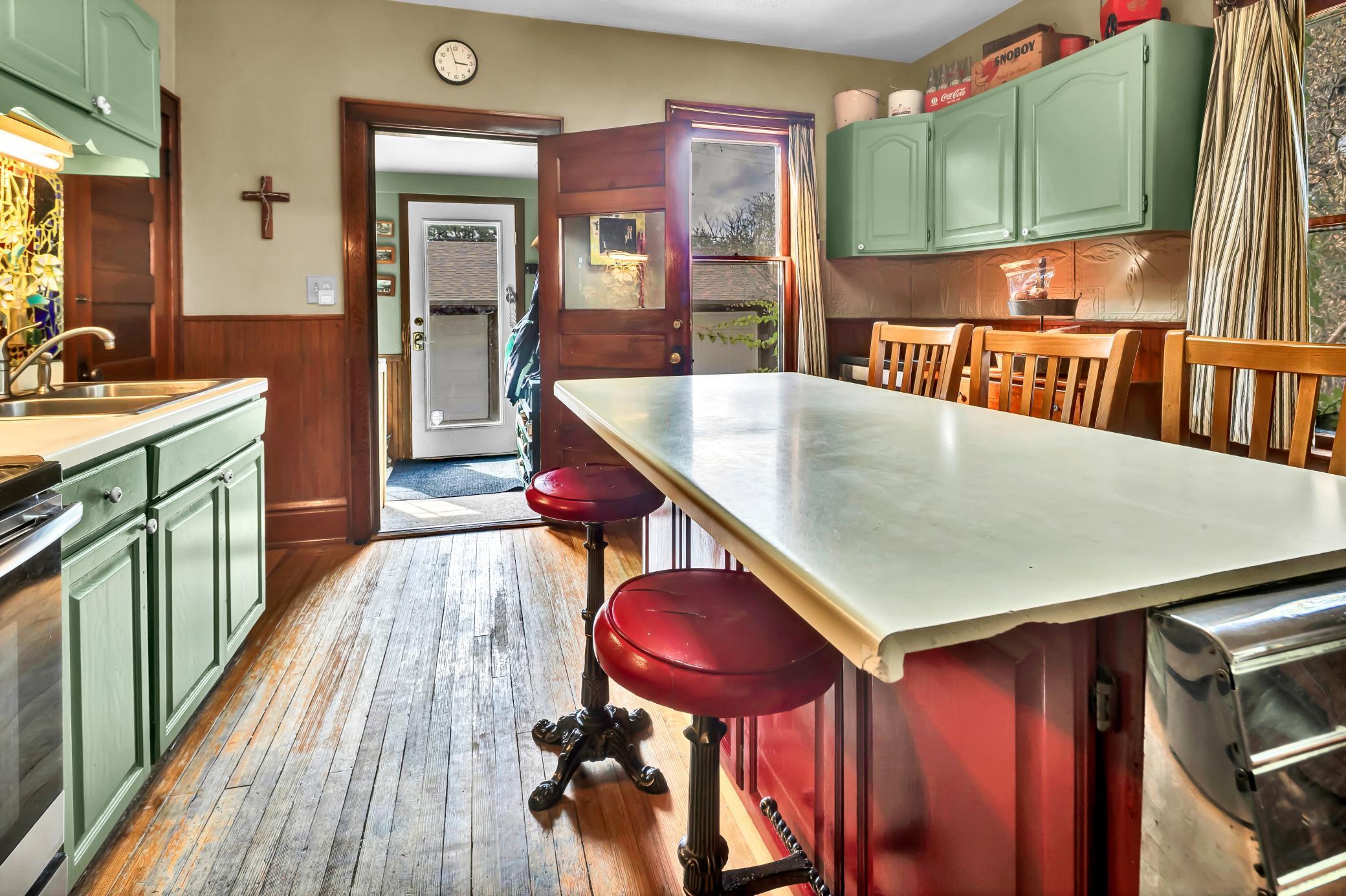 property viewer photo 4
