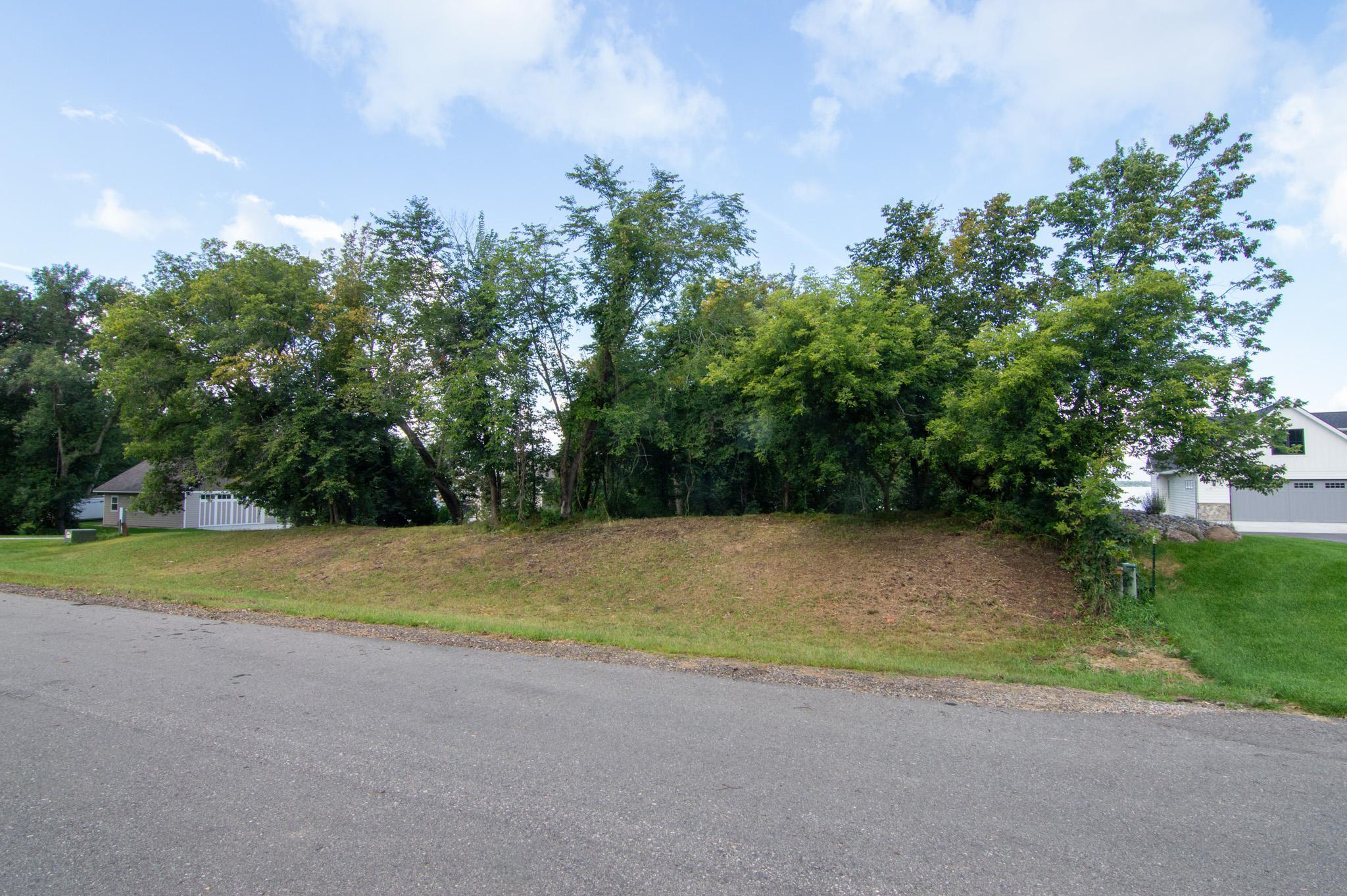 main property photo 23
