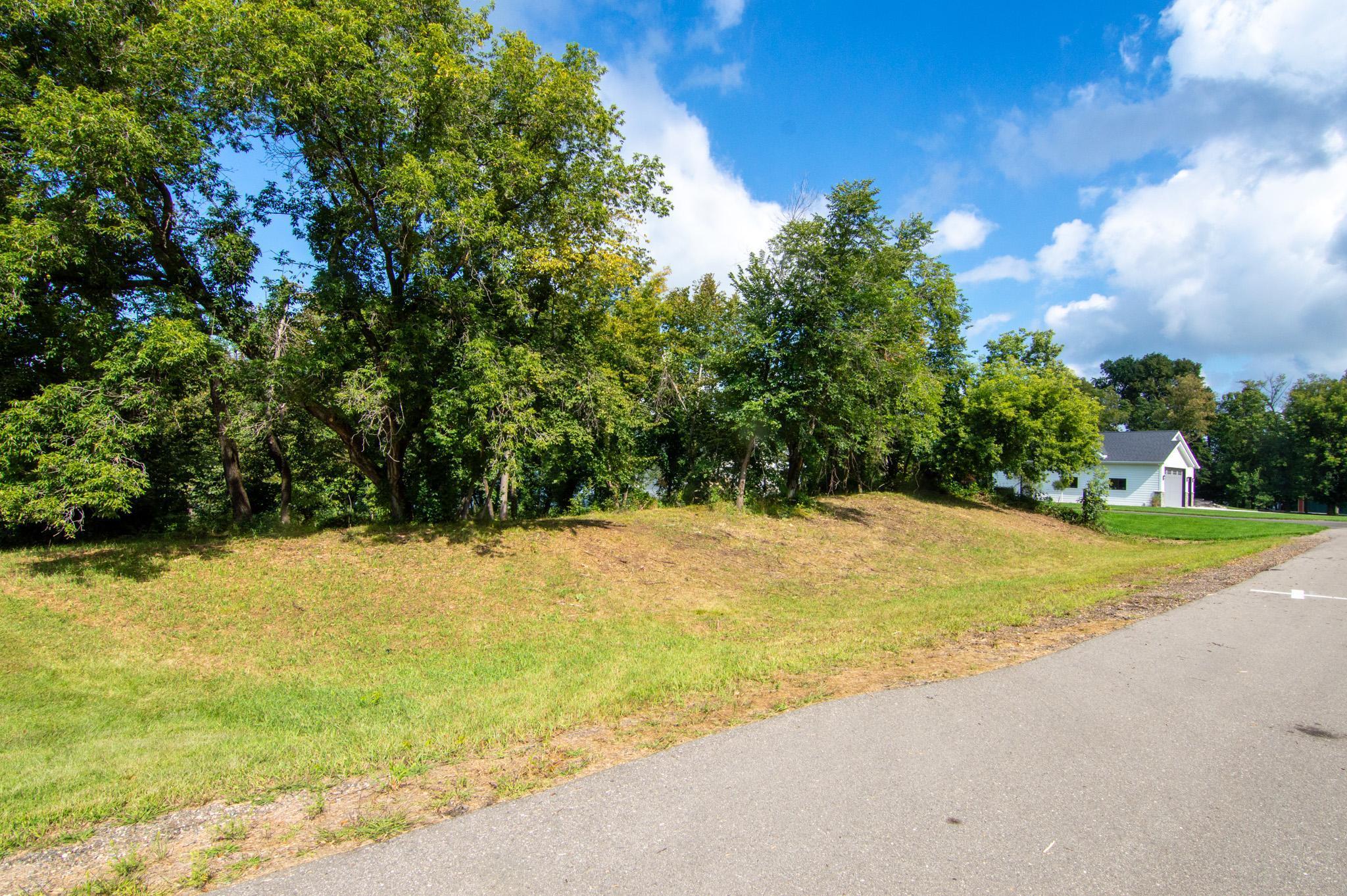 main property photo 25