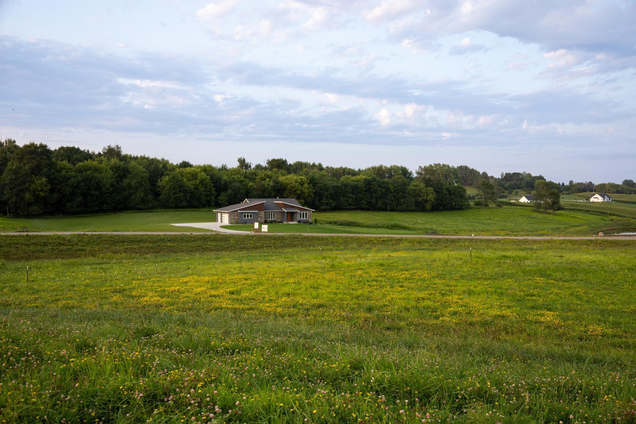 main property photo 9