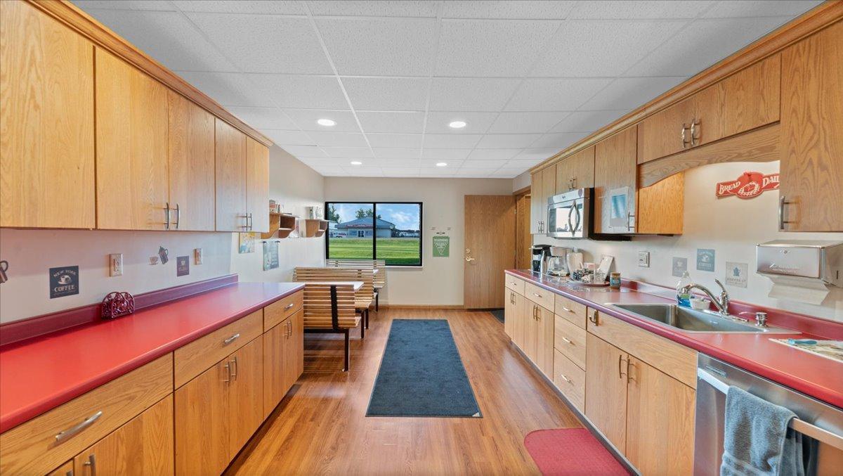 main property photo 30
