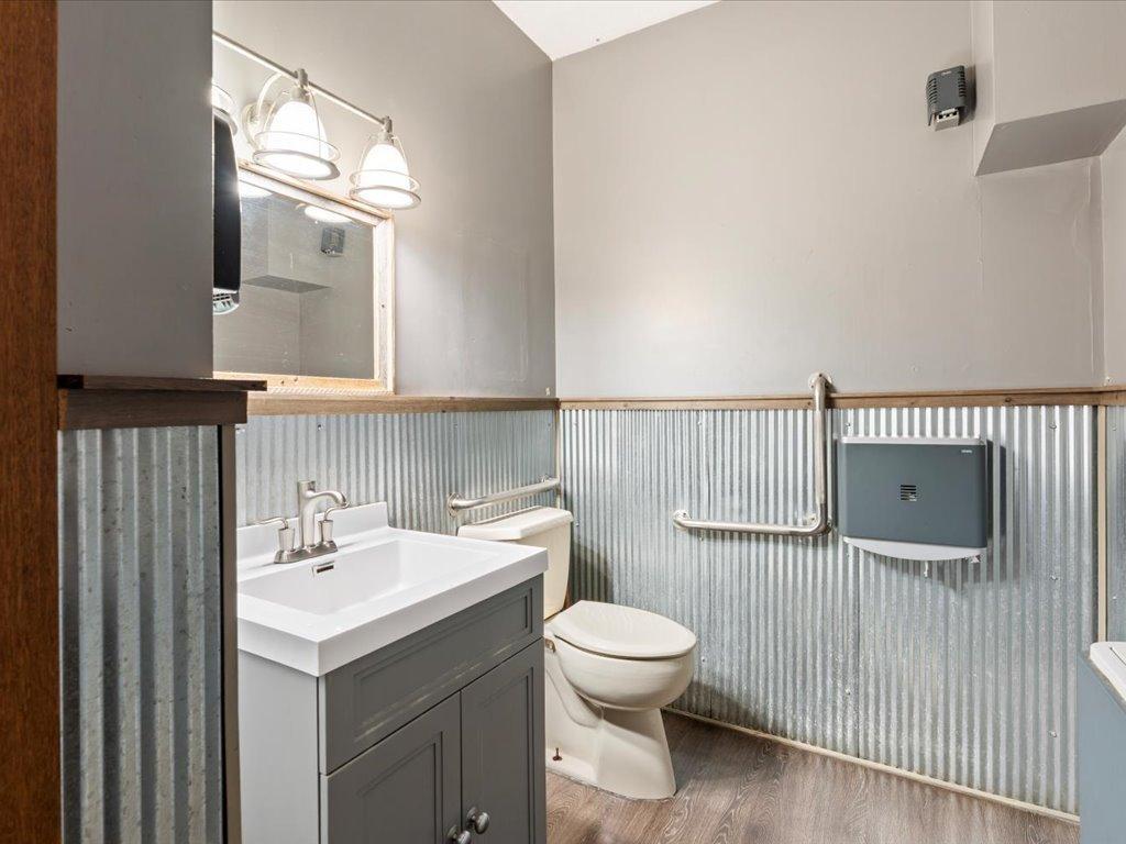 main property photo 14