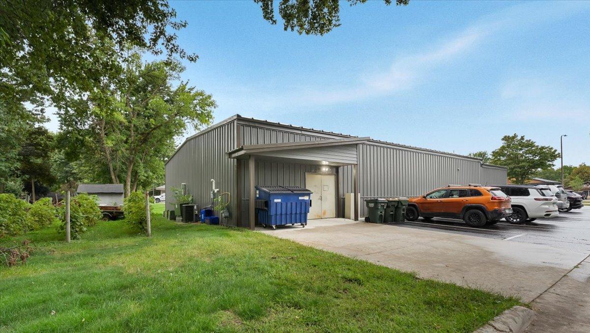 main property photo 16
