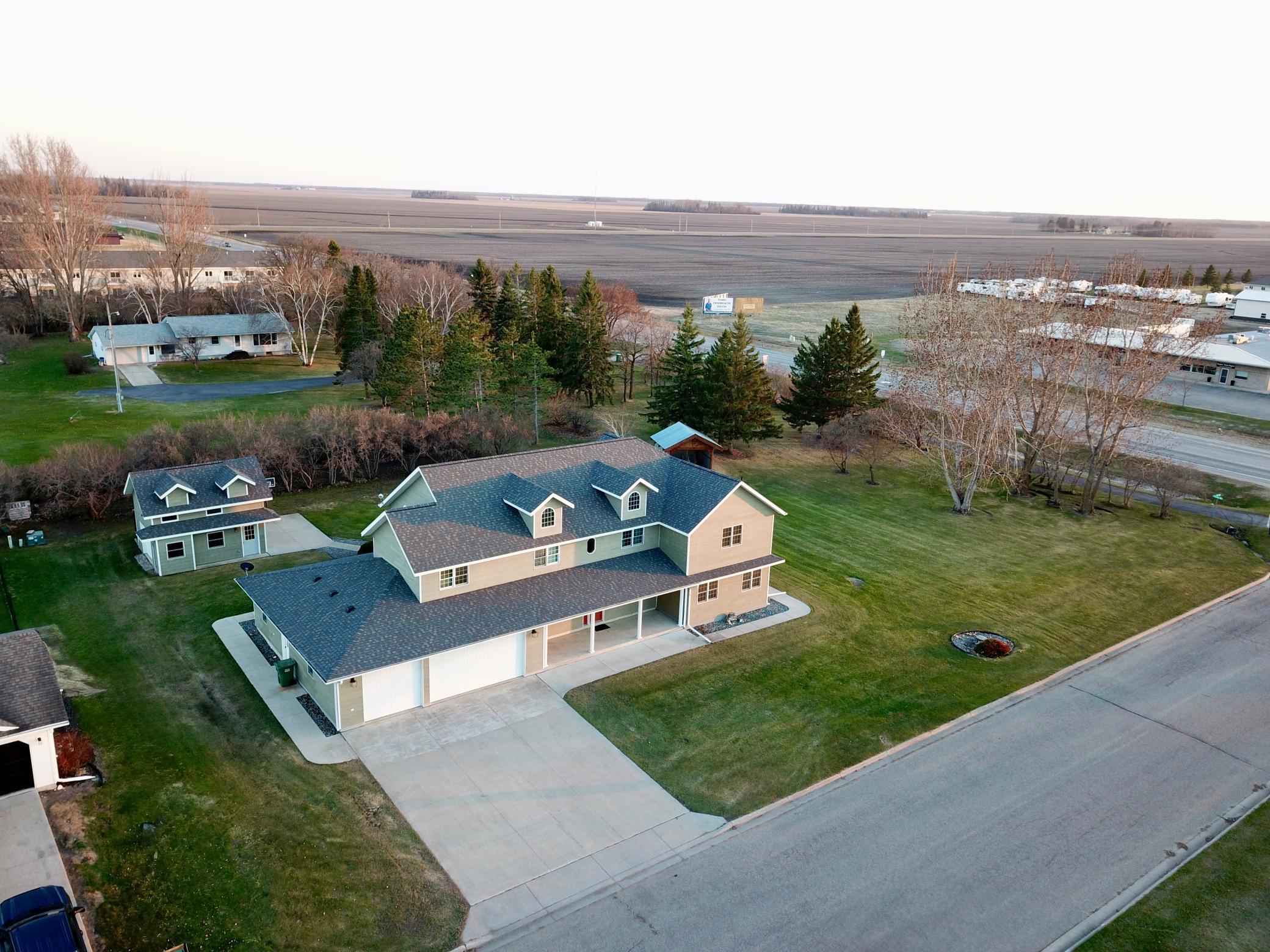 main property photo 3