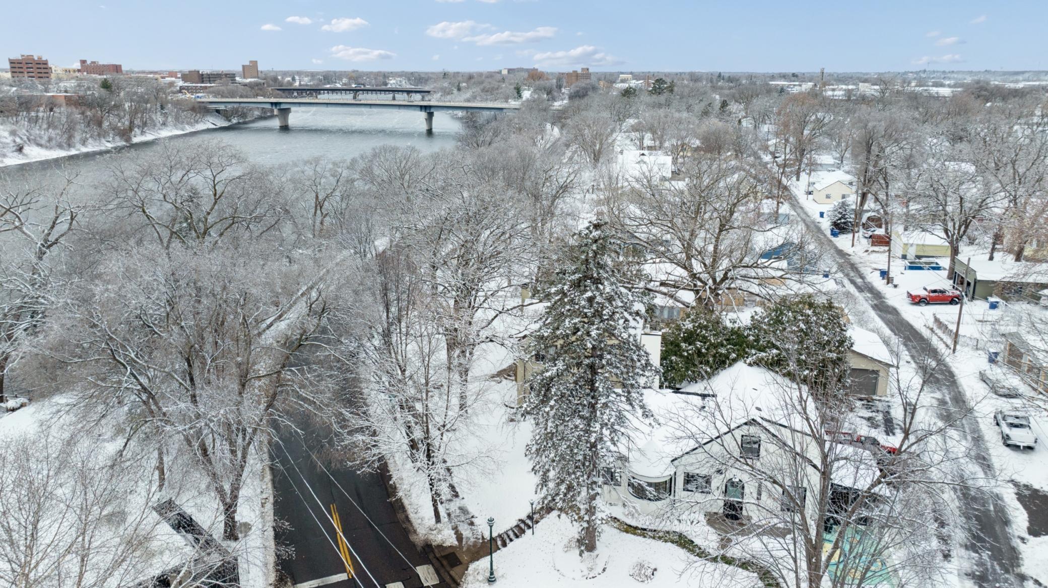 main property photo 30