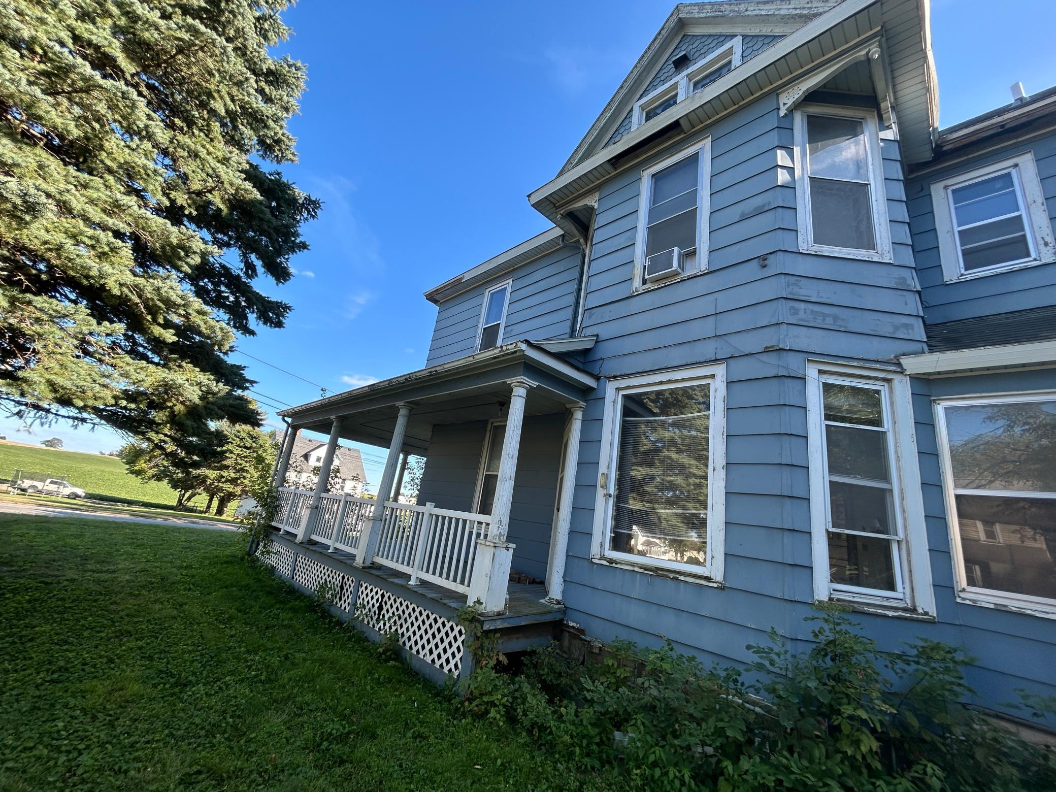 main property photo 37