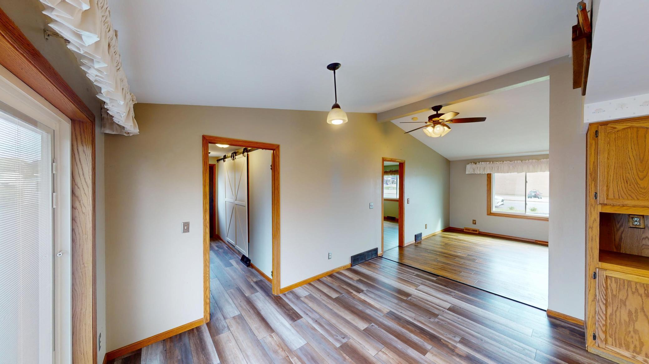 property viewer photo 13