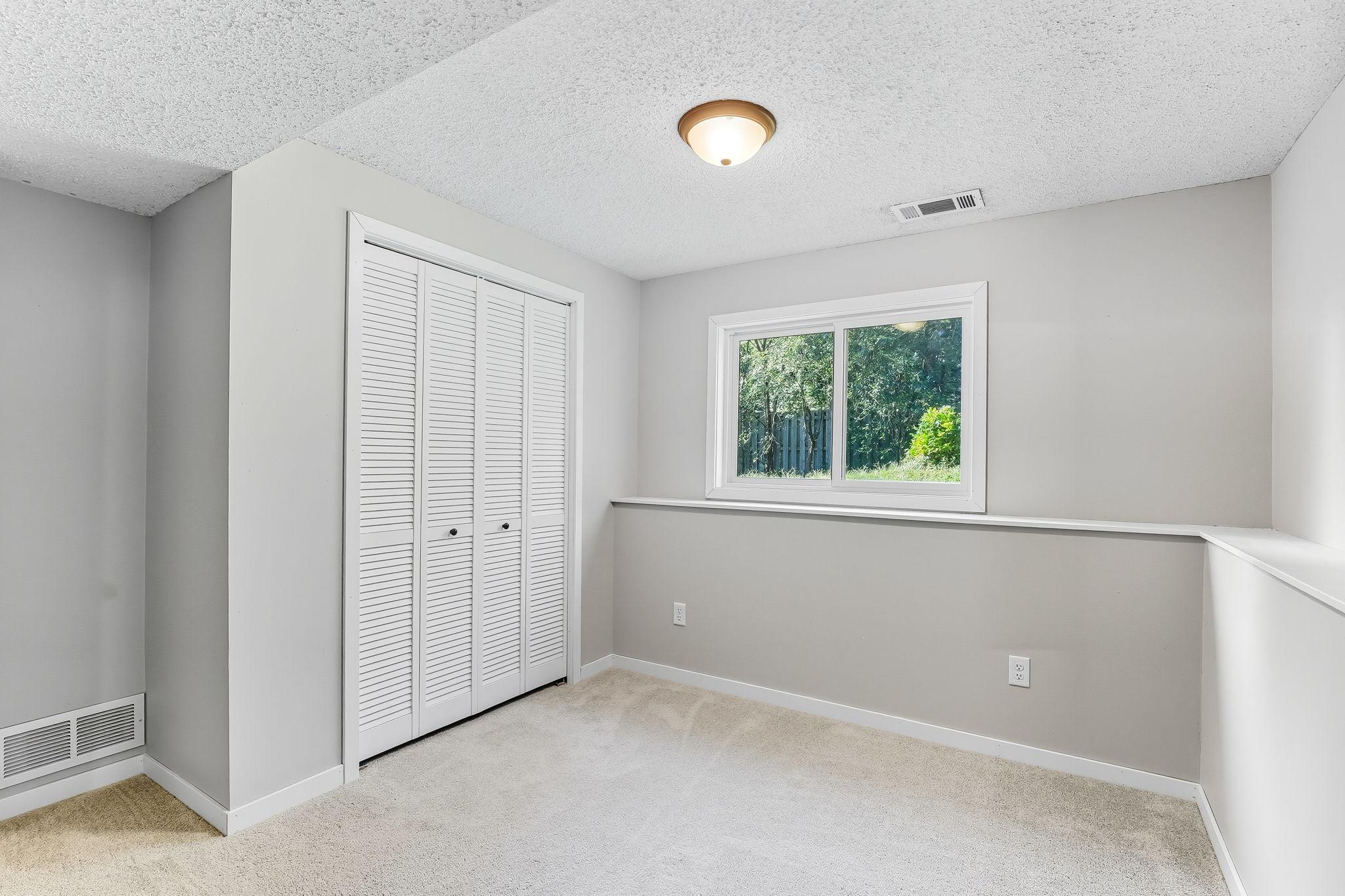 property viewer photo 25