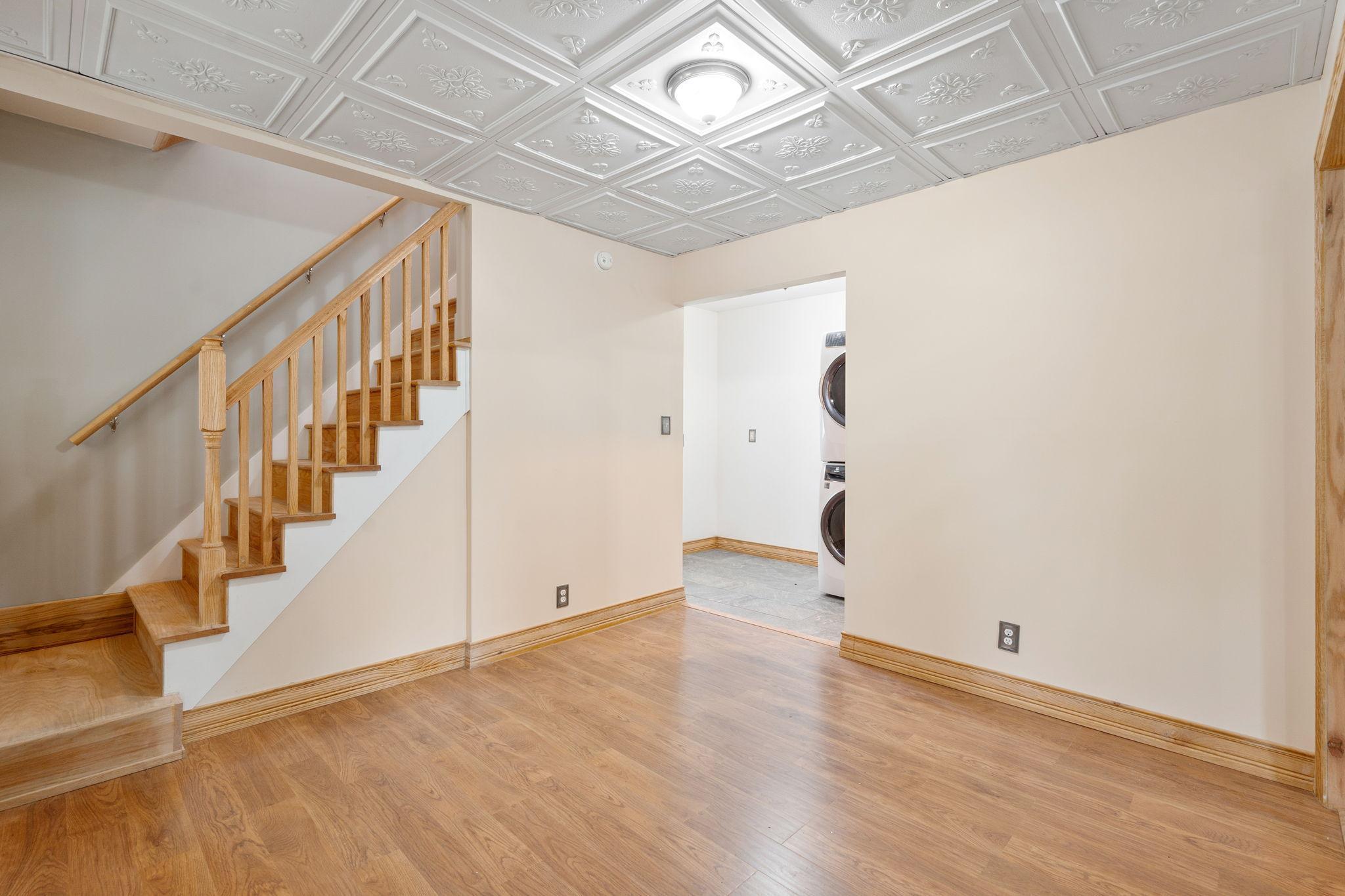 property viewer photo 4