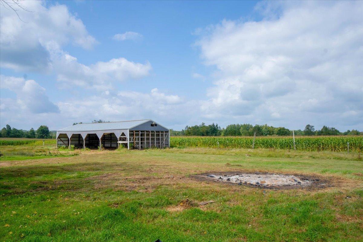 main property photo 23