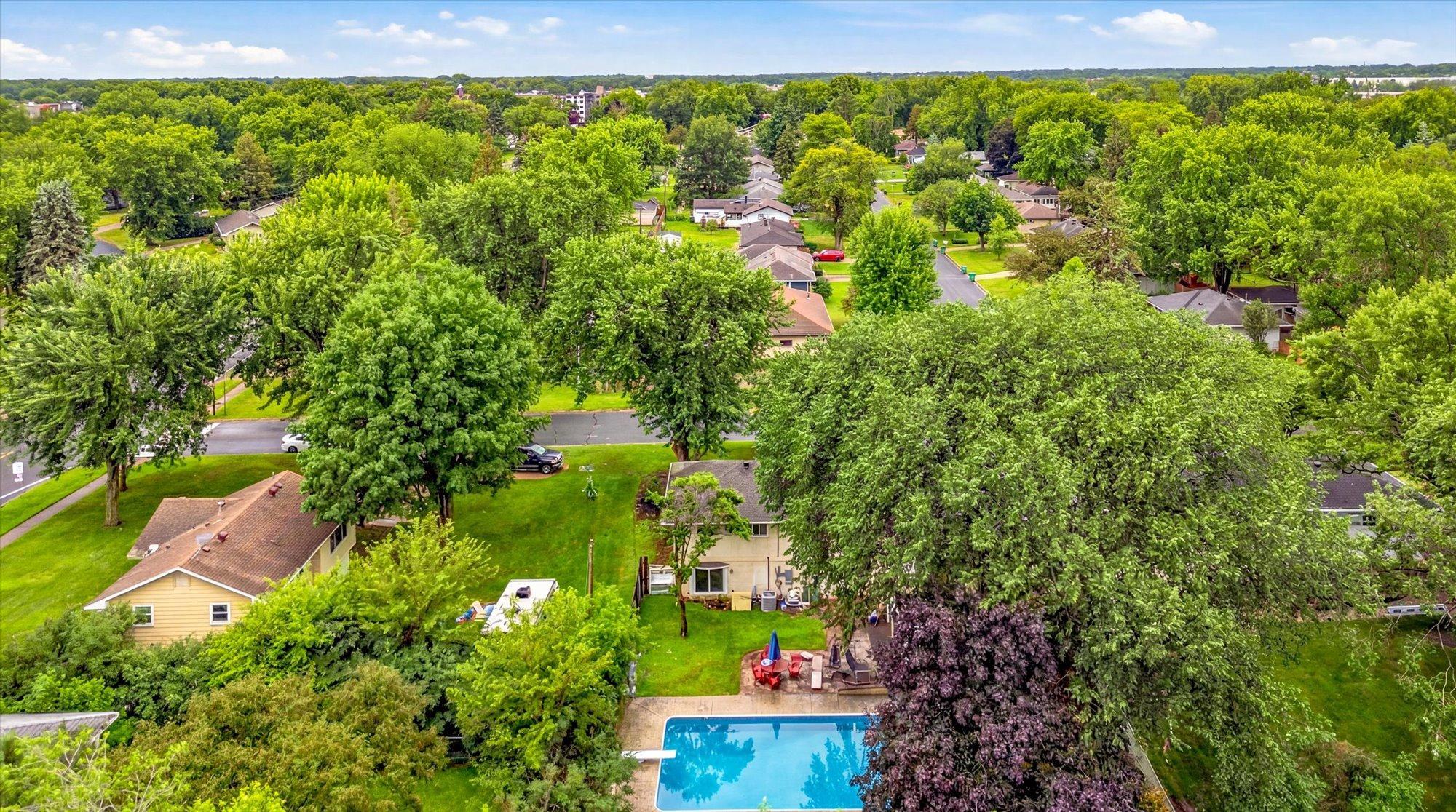 main property photo 40