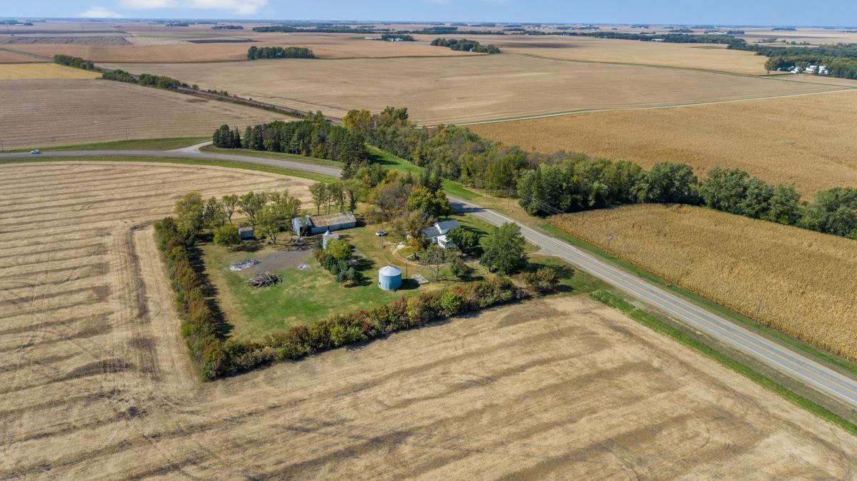 main property photo 36