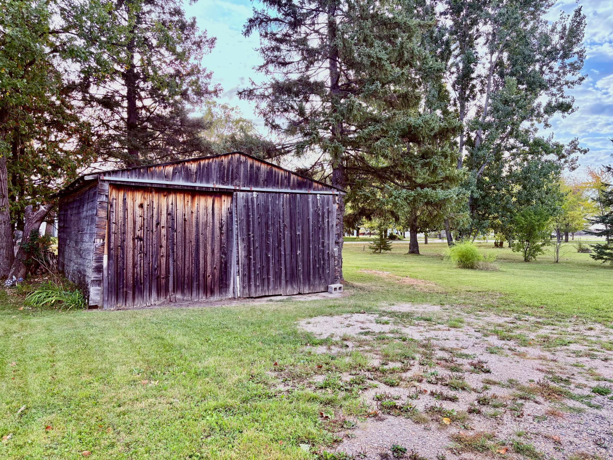 main property photo 9