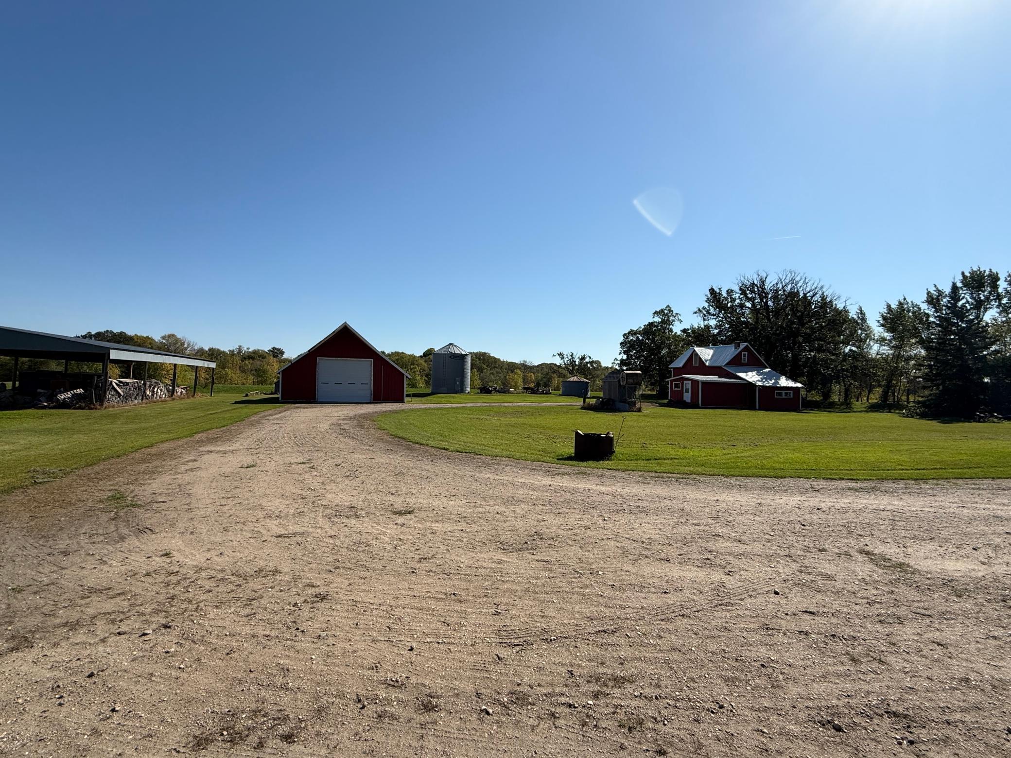 main property photo 23