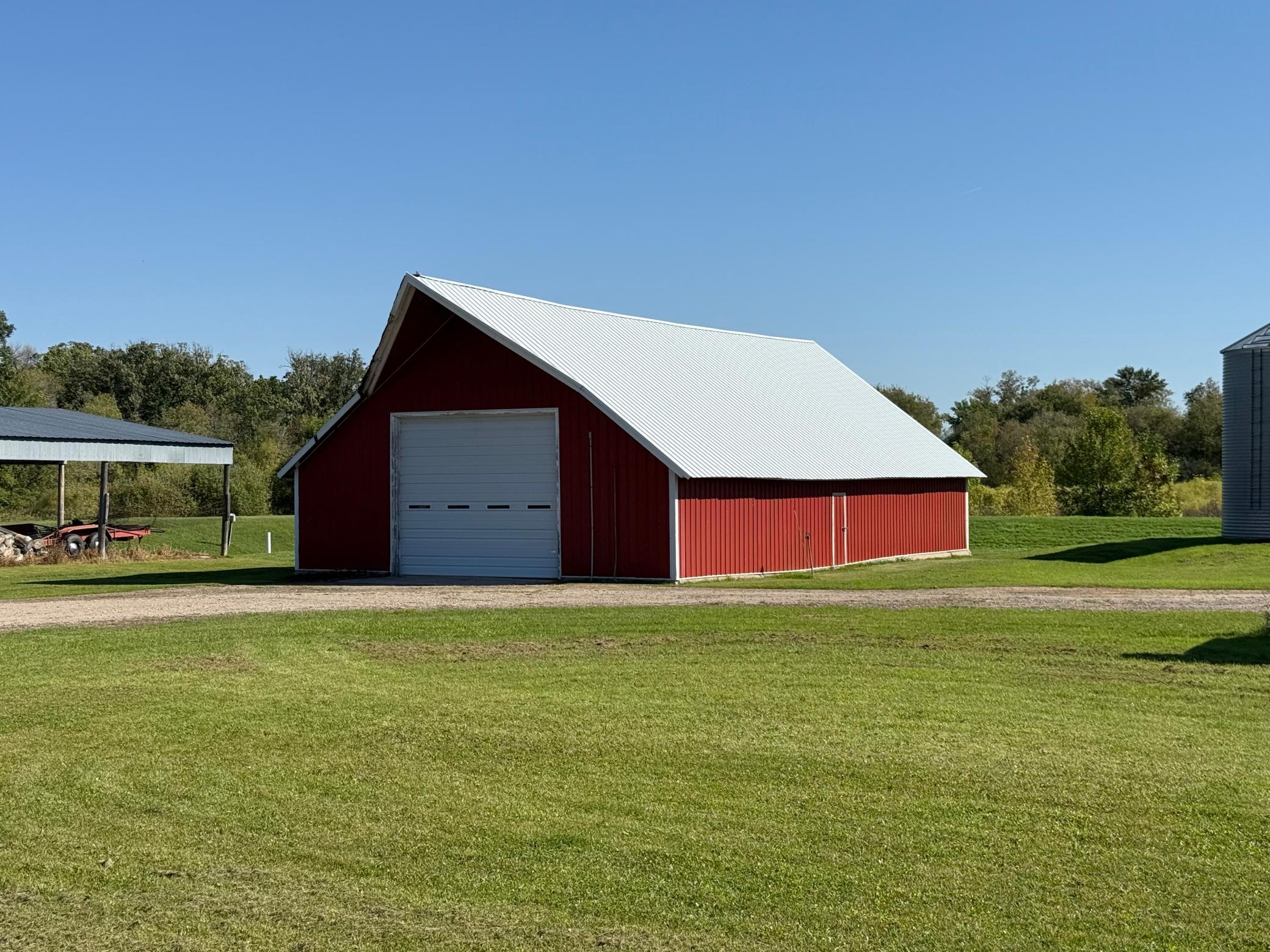 main property photo 24