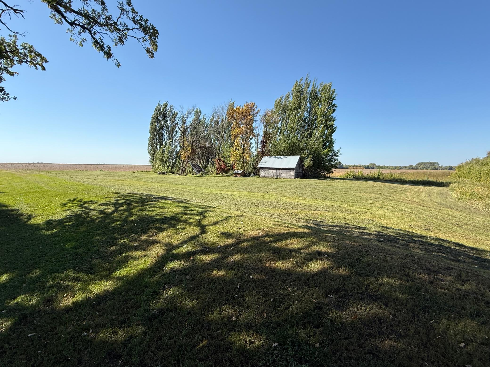 main property photo 28