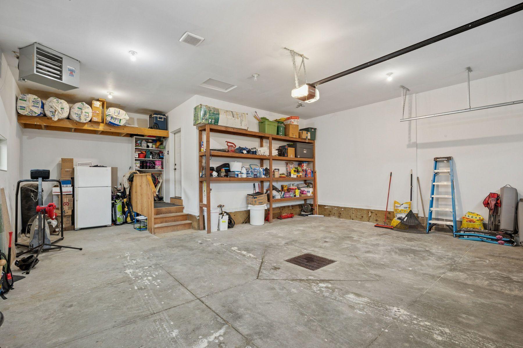 main property photo 78