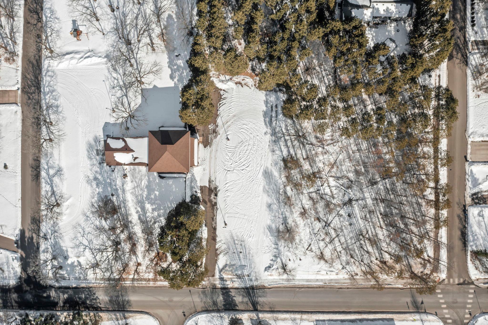 main property photo 50