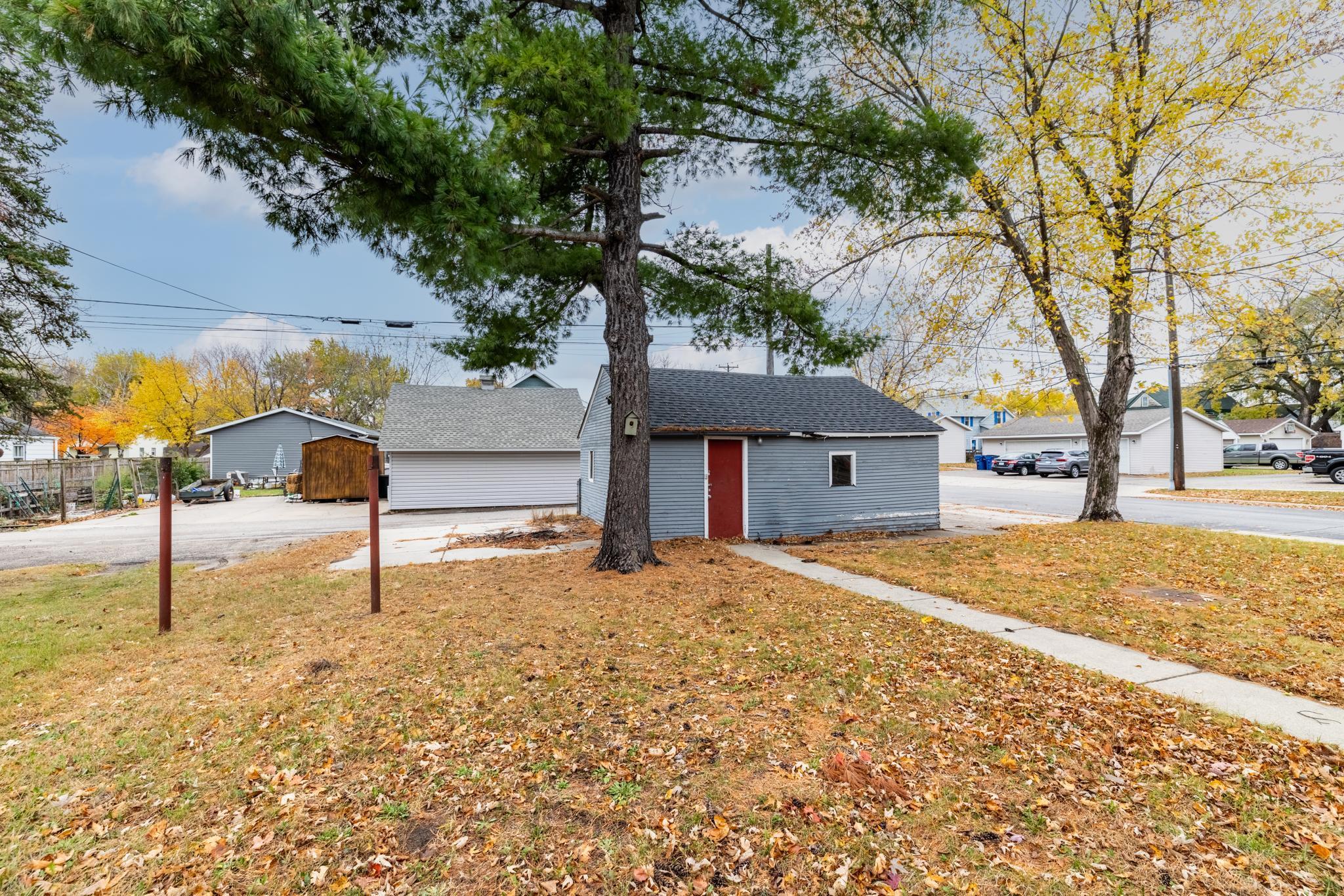 main property photo 20