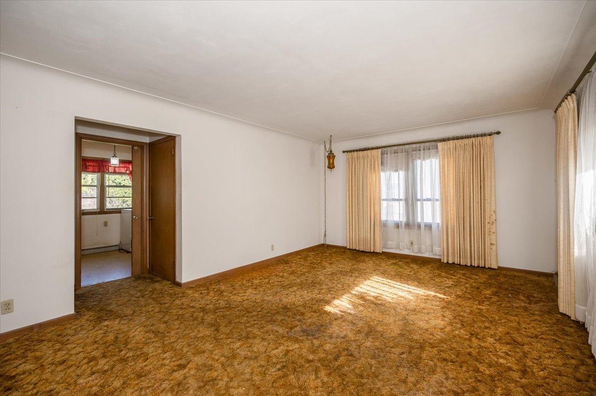 property viewer photo 3