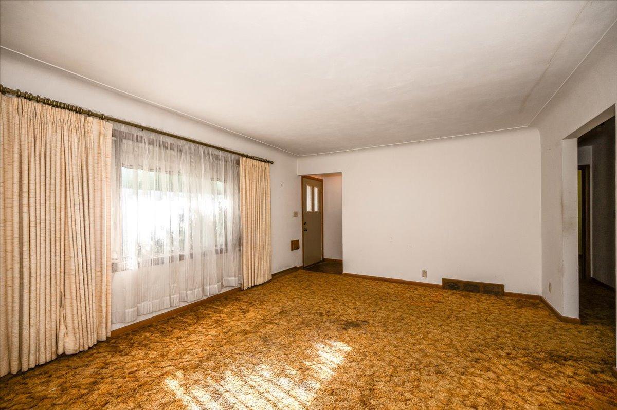 property viewer photo 4