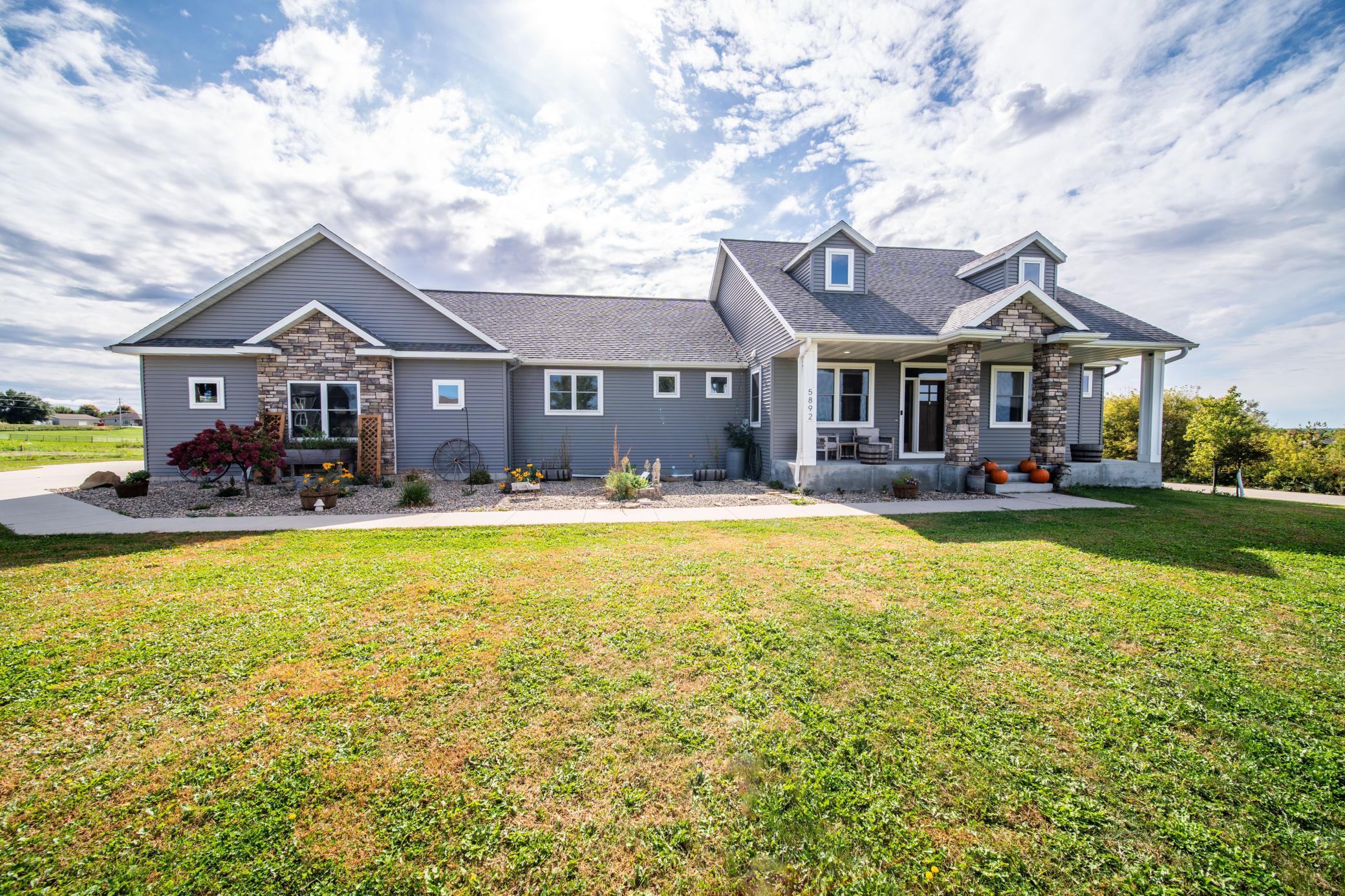 main property photo 5
