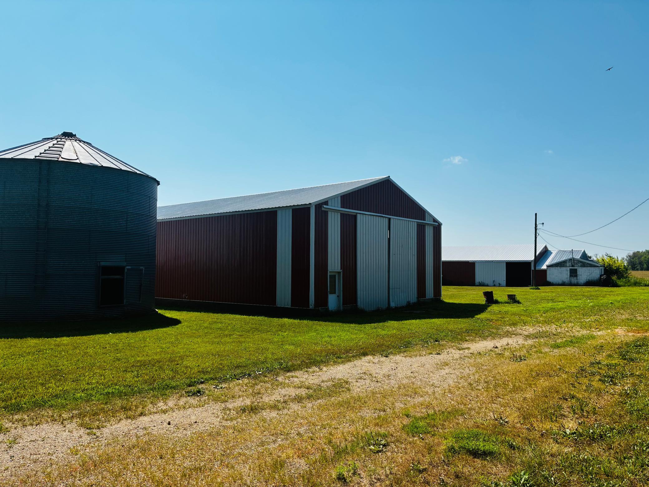 main property photo 3