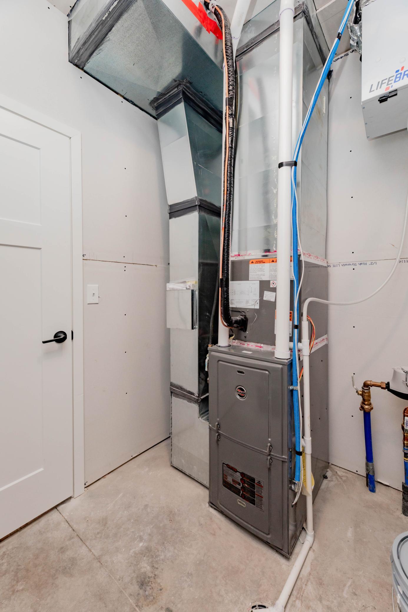 main property photo 12